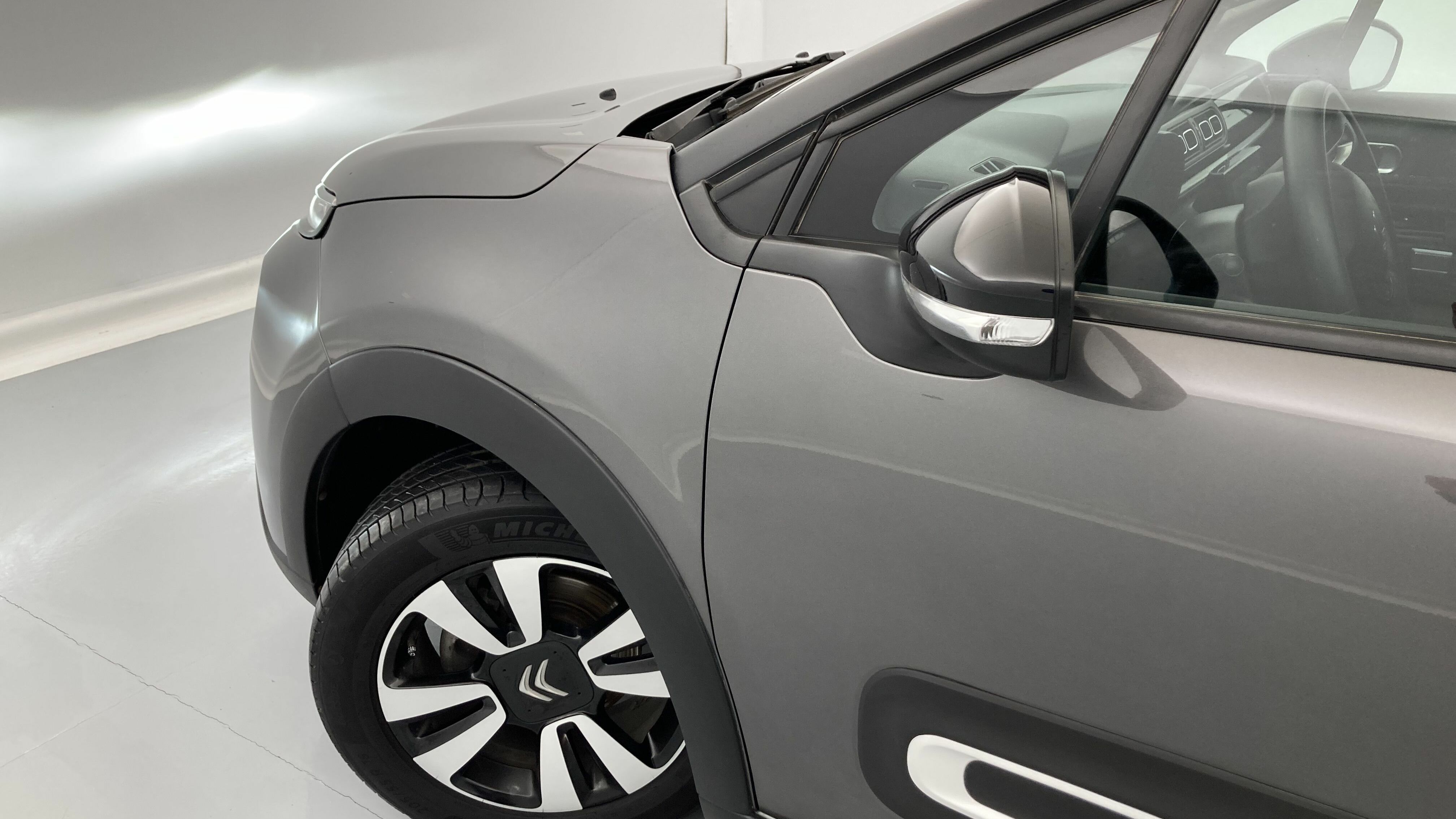 citroen c3 shine 1.2 PURETECH 110 EAT 2022 gris platino/negro 22