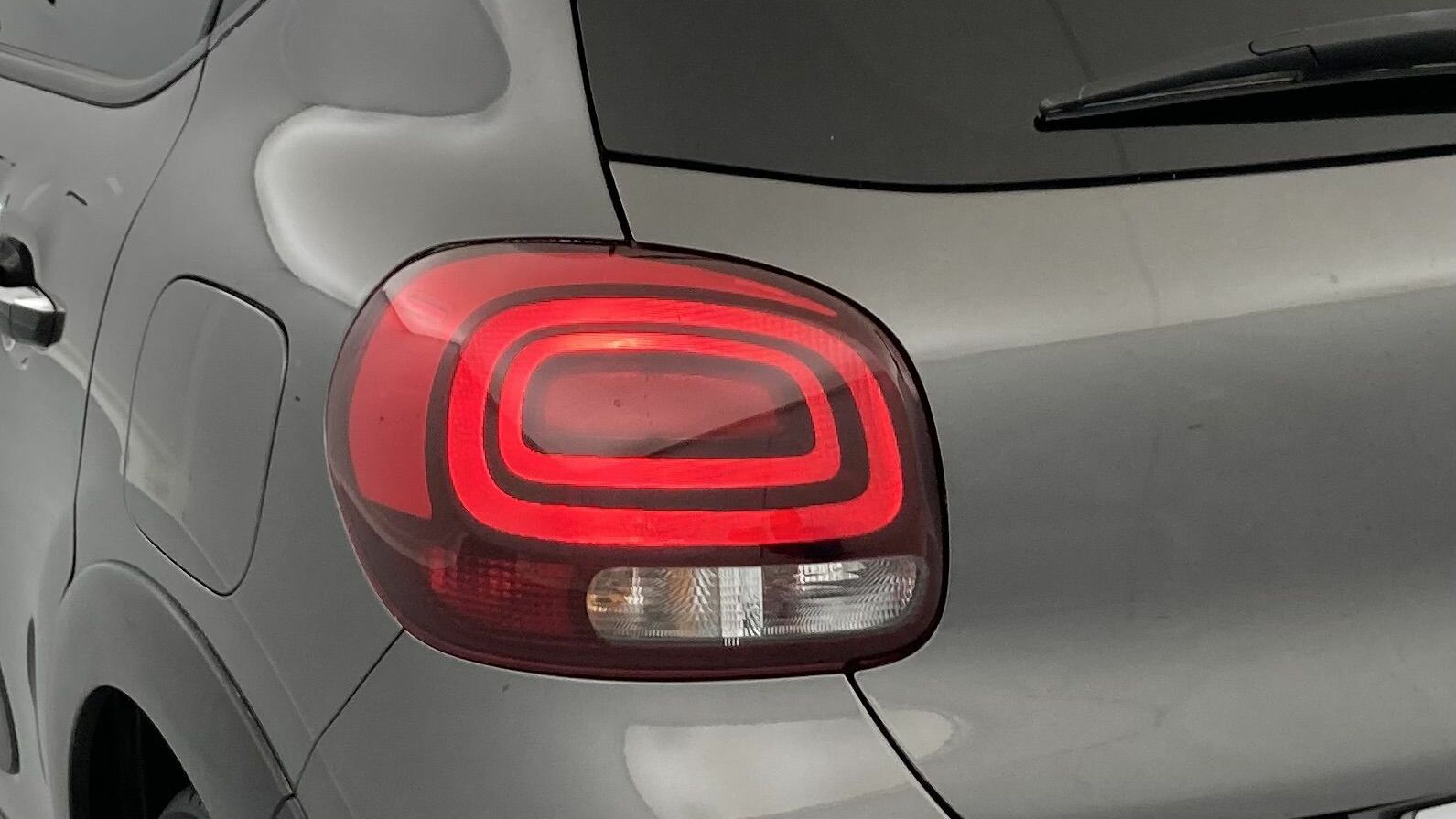 citroen c3 shine 1.2 PURETECH 110 EAT 2022 gris platino/negro 24