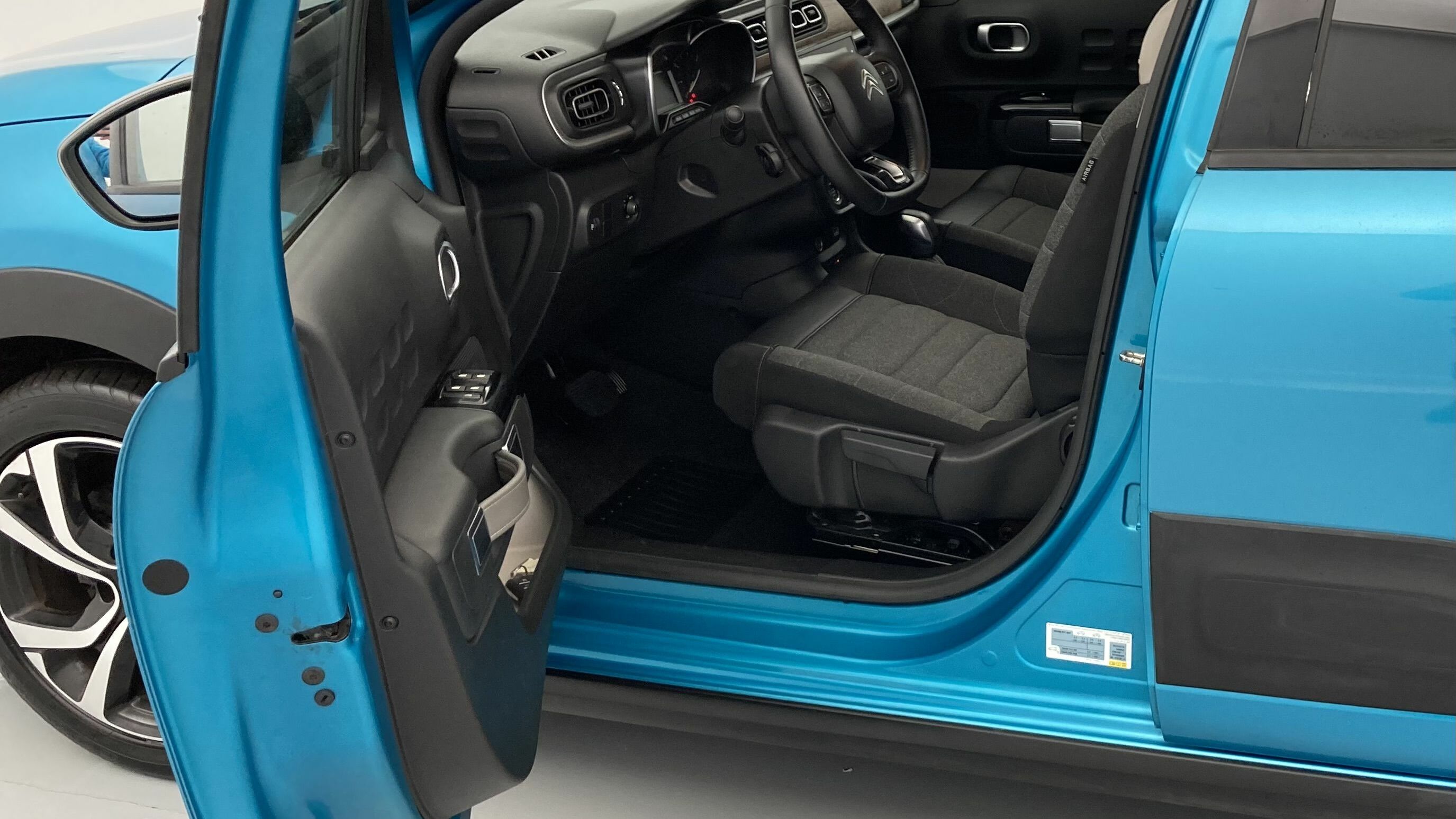 citroen c3 shine 1.2 PURETECH 110 EAT 2022 azul spring/negro 14