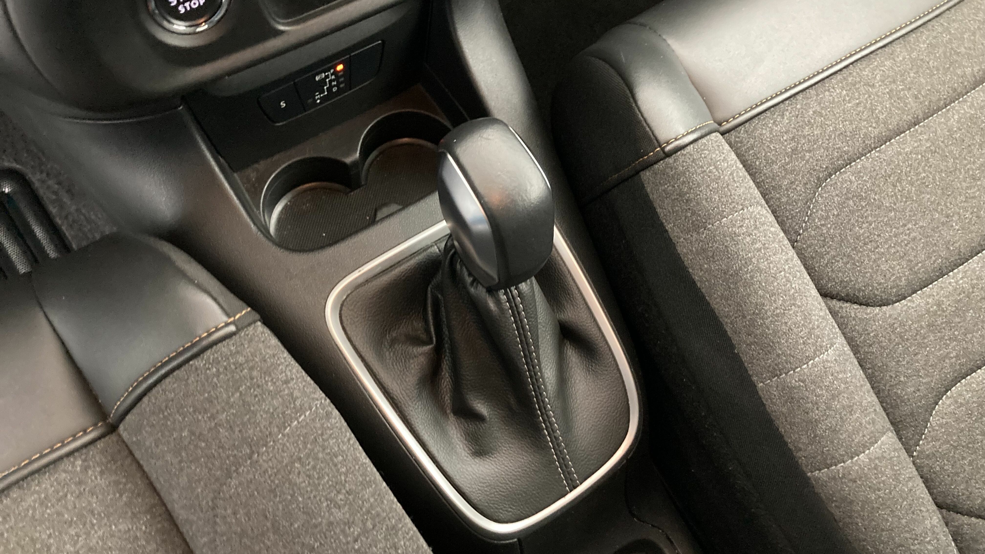 citroen c3 shine 1.2 PURETECH 110 EAT 2022 azul spring/negro 20