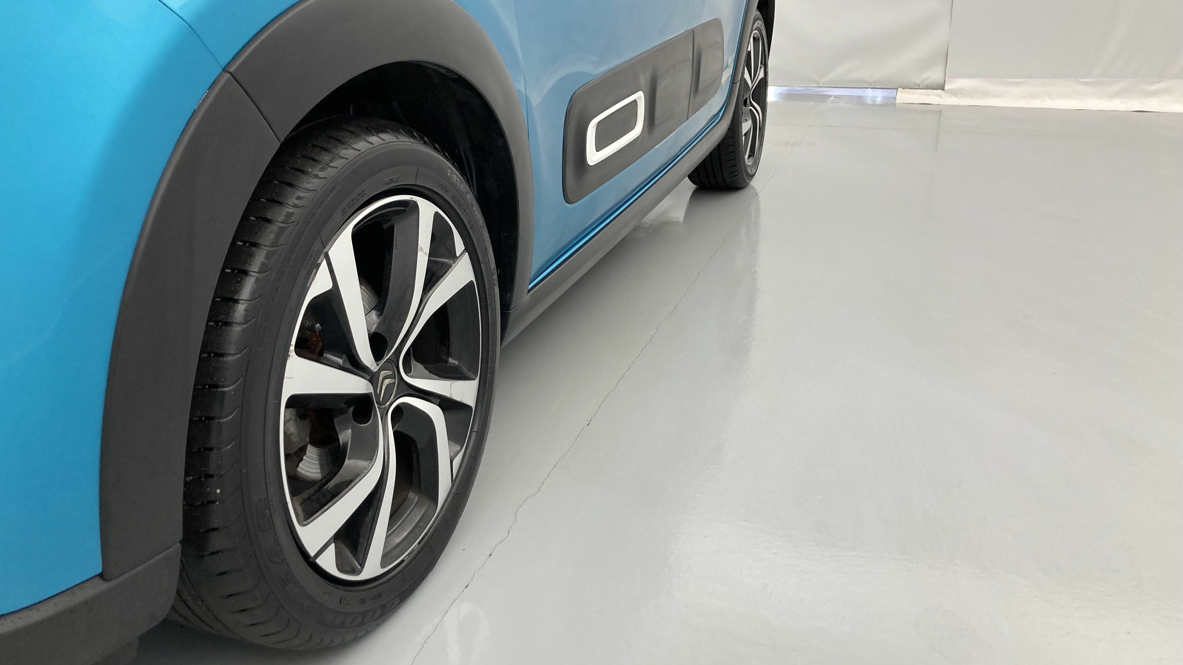 citroen c3 shine 1.2 PURETECH 110 EAT 2022 azul spring/negro 26