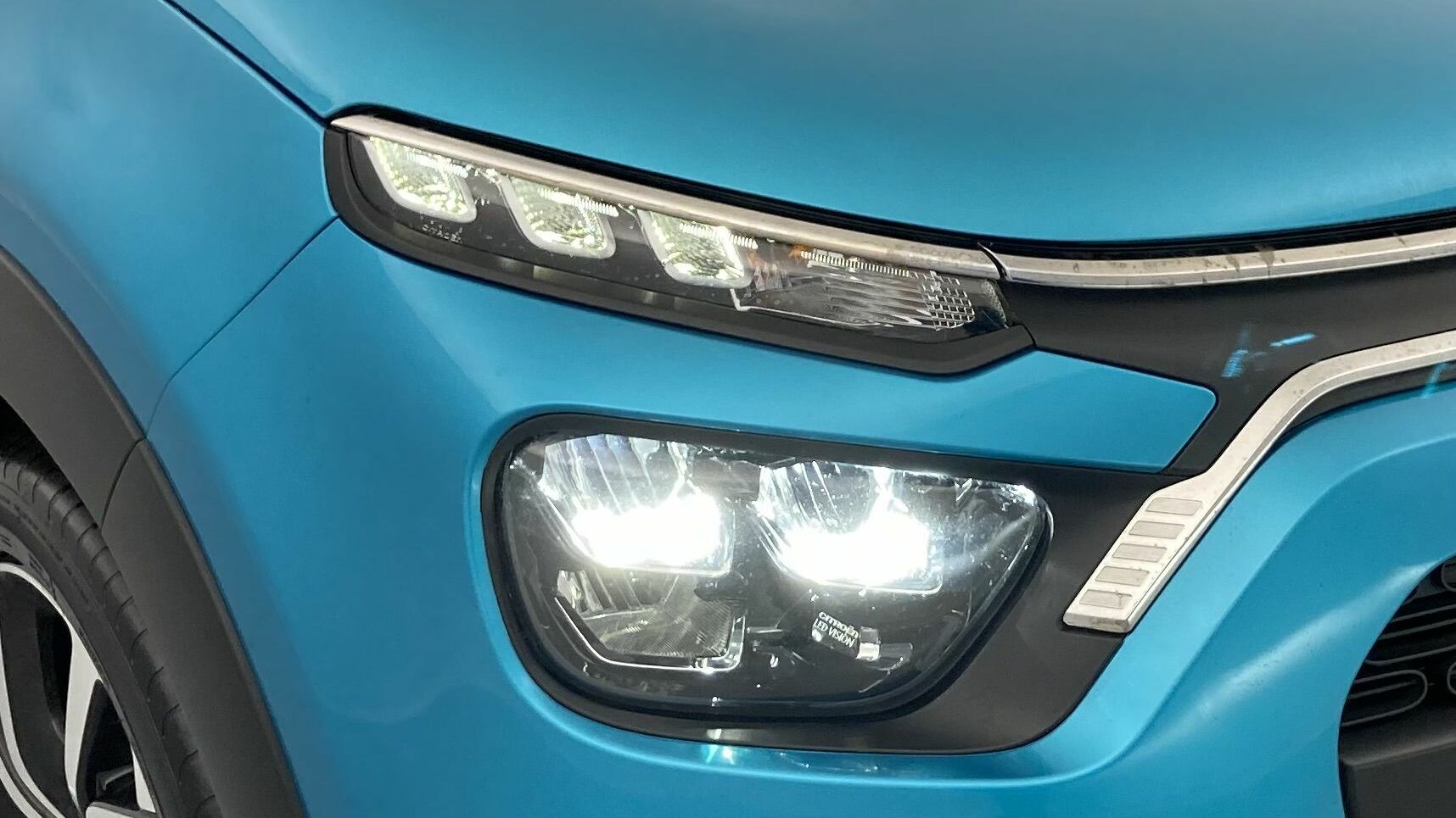 citroen c3 shine 1.2 PURETECH 110 EAT 2022 azul spring/negro 29