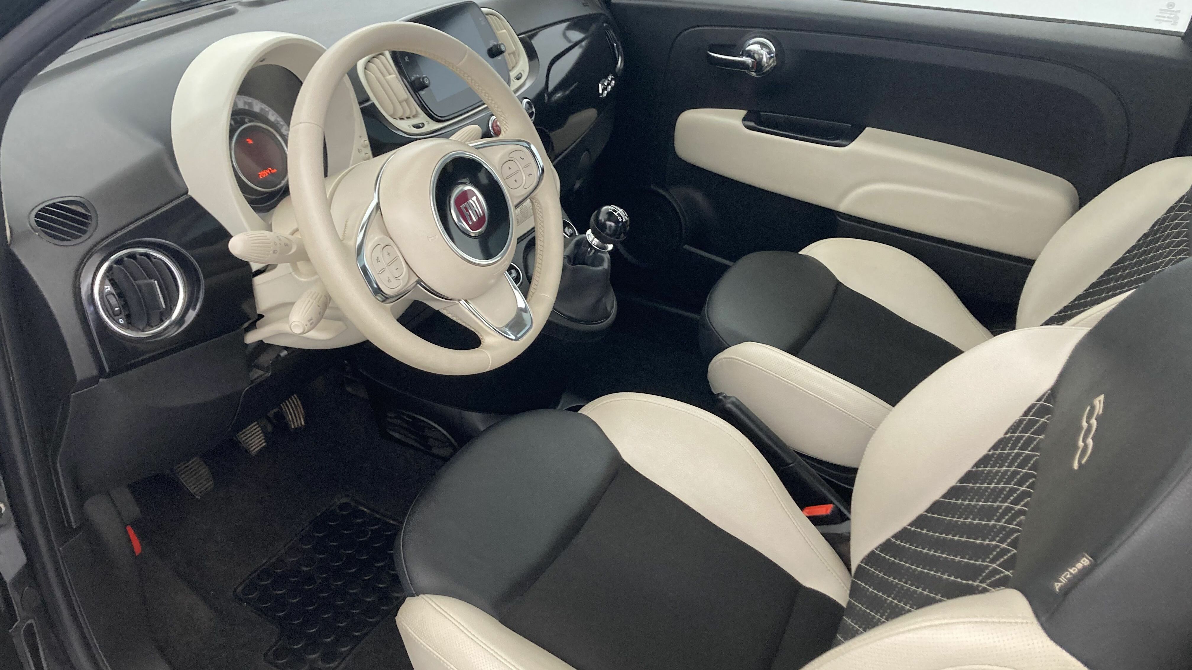 fiat 500 dolcevita 1.0 HYBRID 70 MHEV 2022 vesuvio schwarz metallic 11