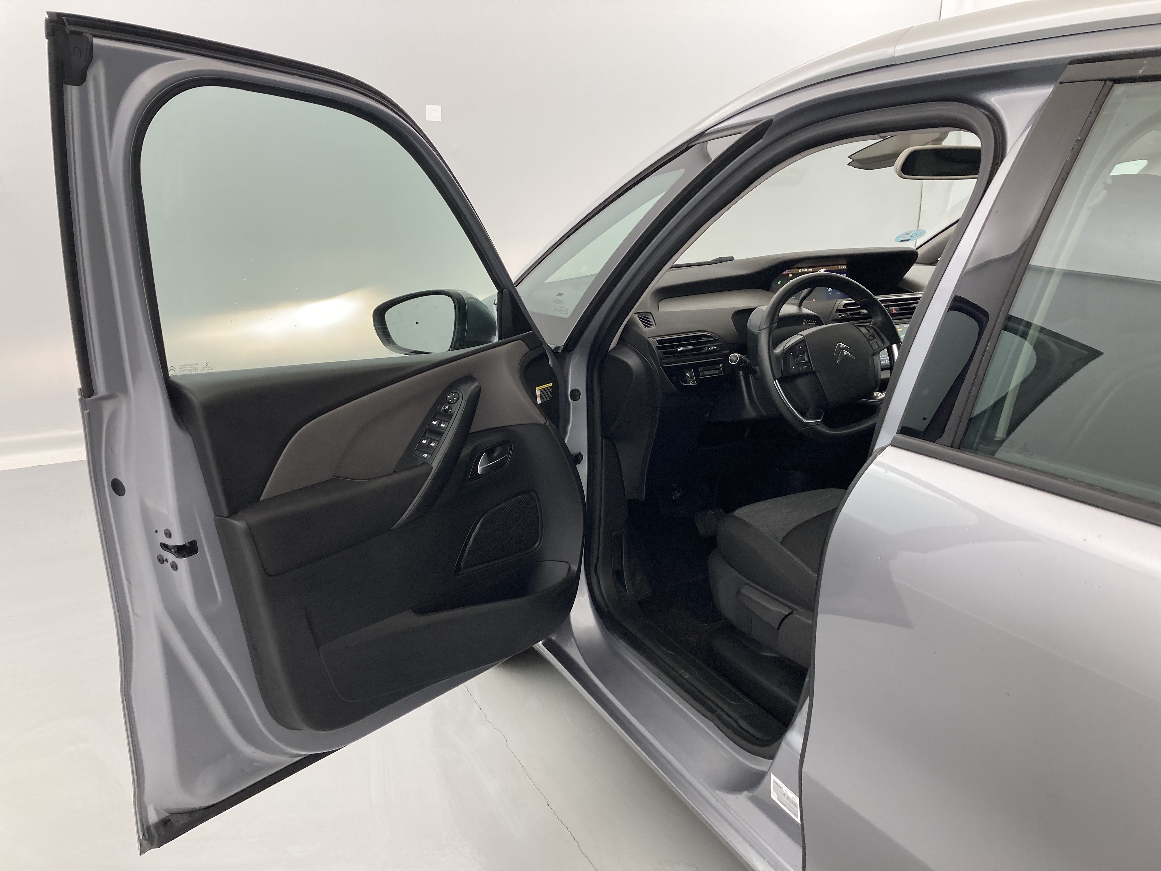 citroen c4 grand spacetourer c series 1.2 PURETECH 130 EAT 2022 gris 19
