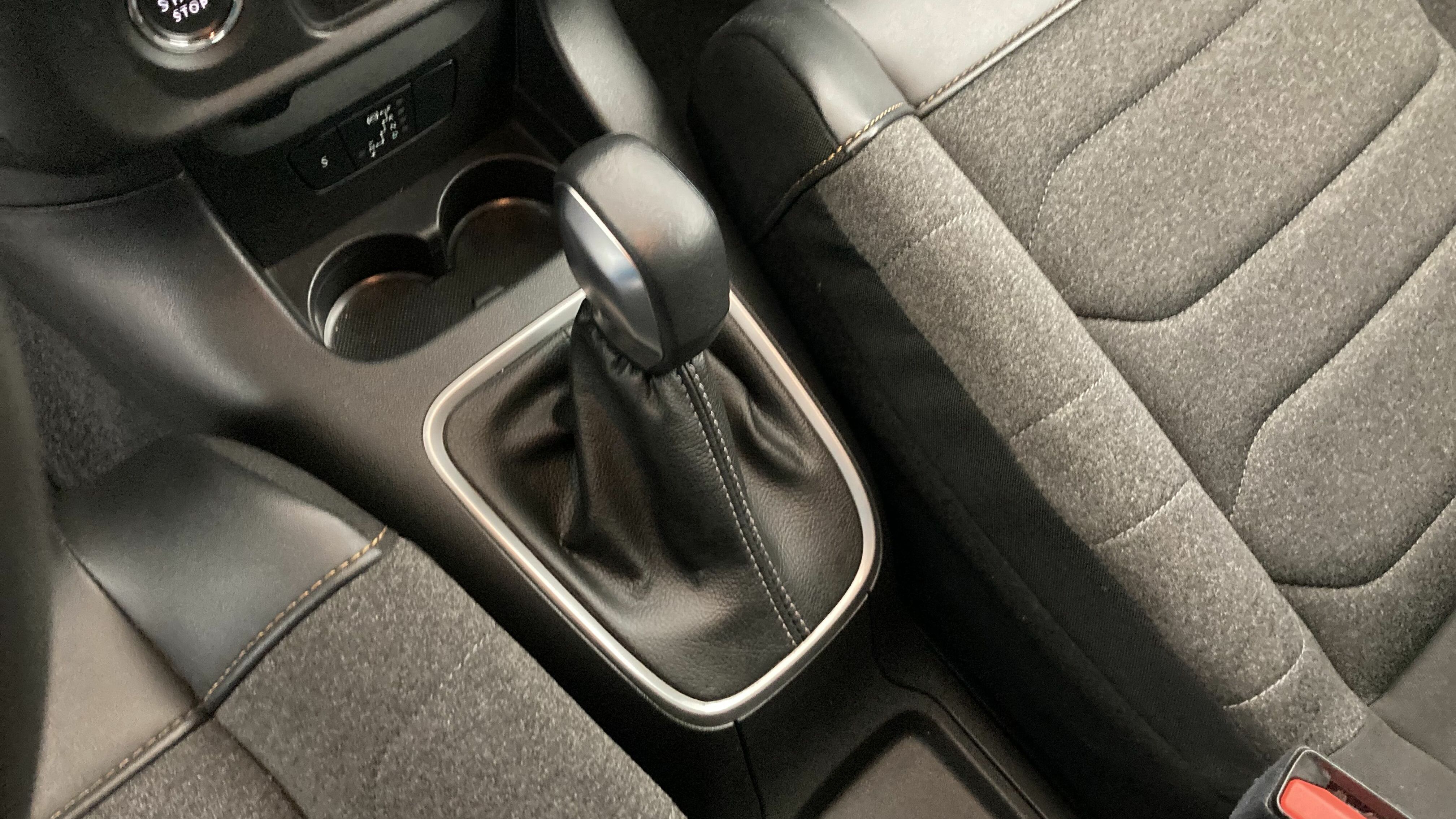 citroen c3 shine 1.2 PURETECH 110 EAT 2022 gris acero/negro 15