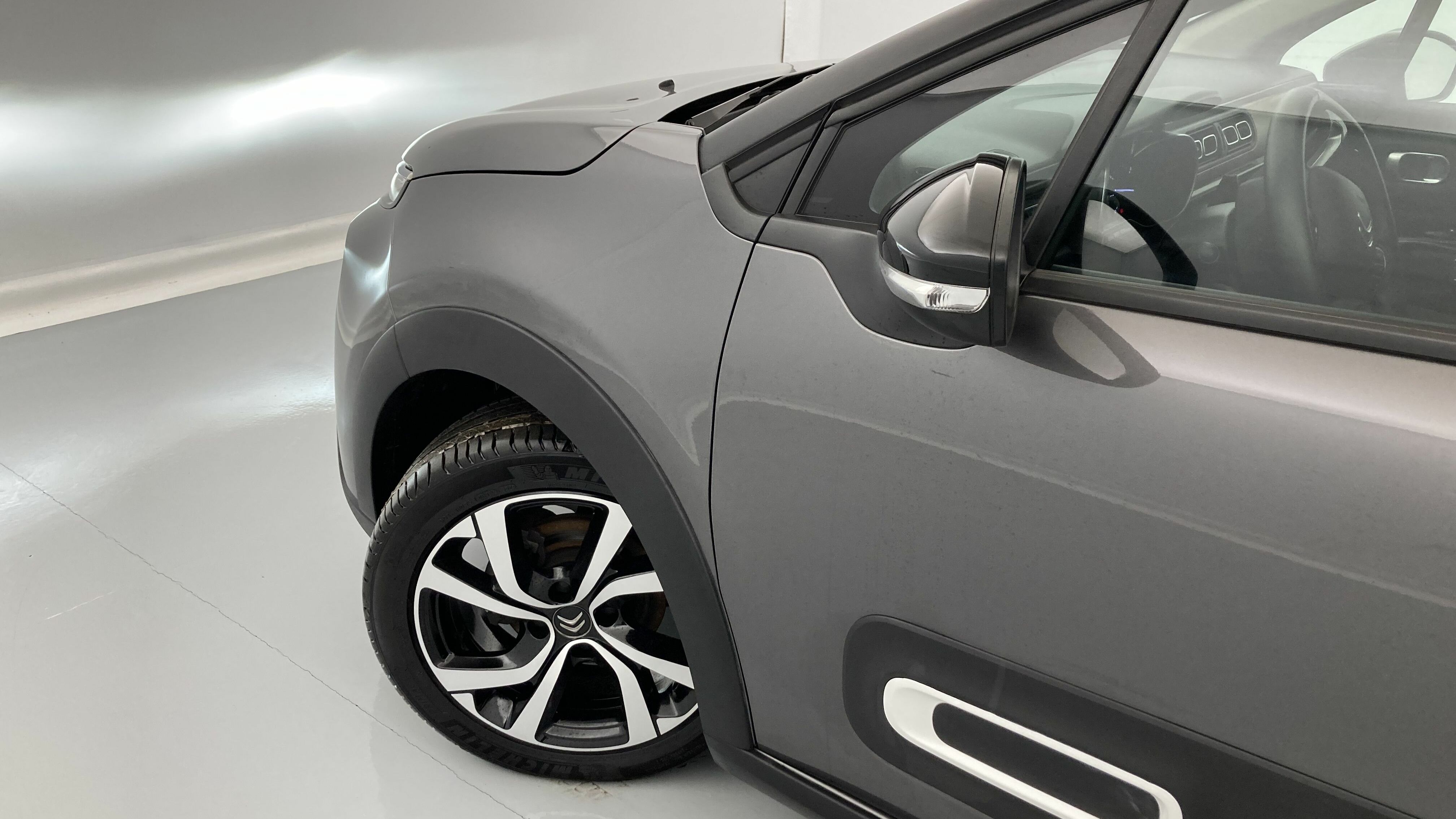 citroen c3 shine 1.2 PURETECH 110 EAT 2022 gris acero/negro 21