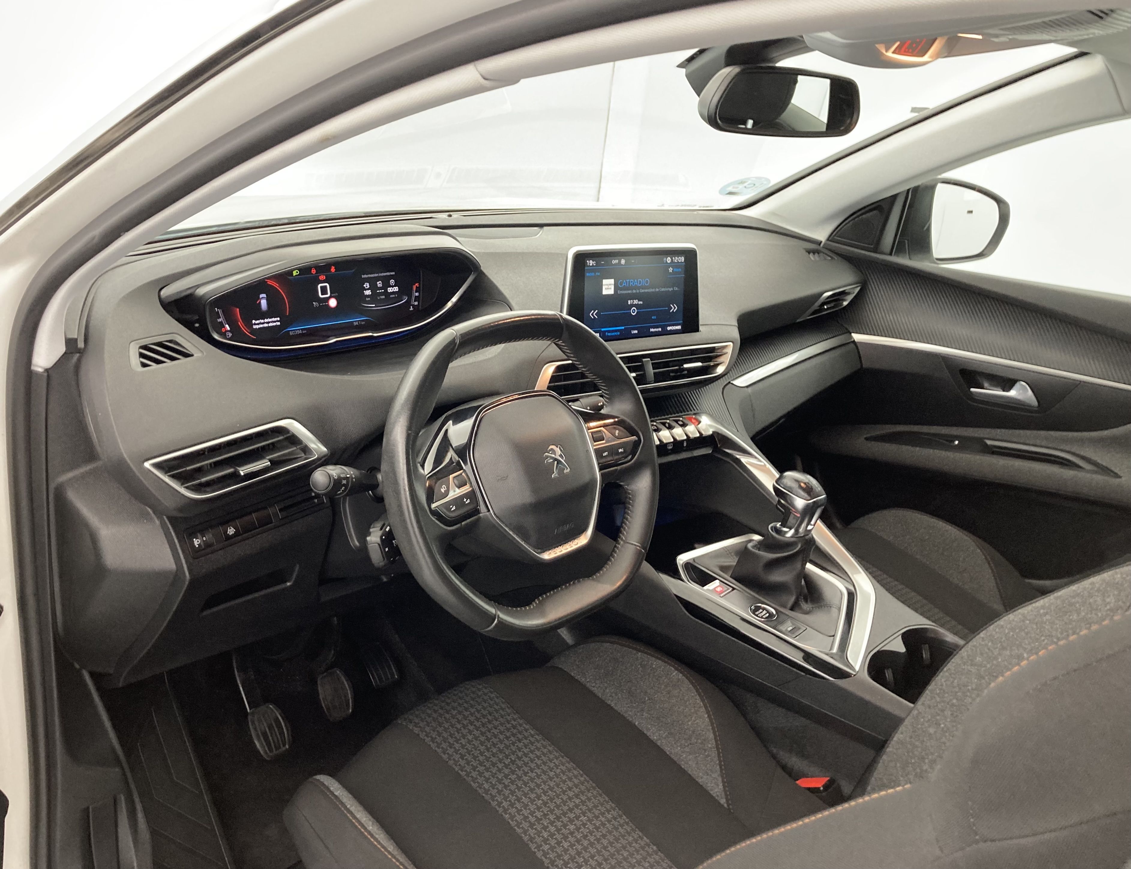 peugeot 3008 active pack 1.5 BLUEHDI 130 2022 blanco nacarado 20