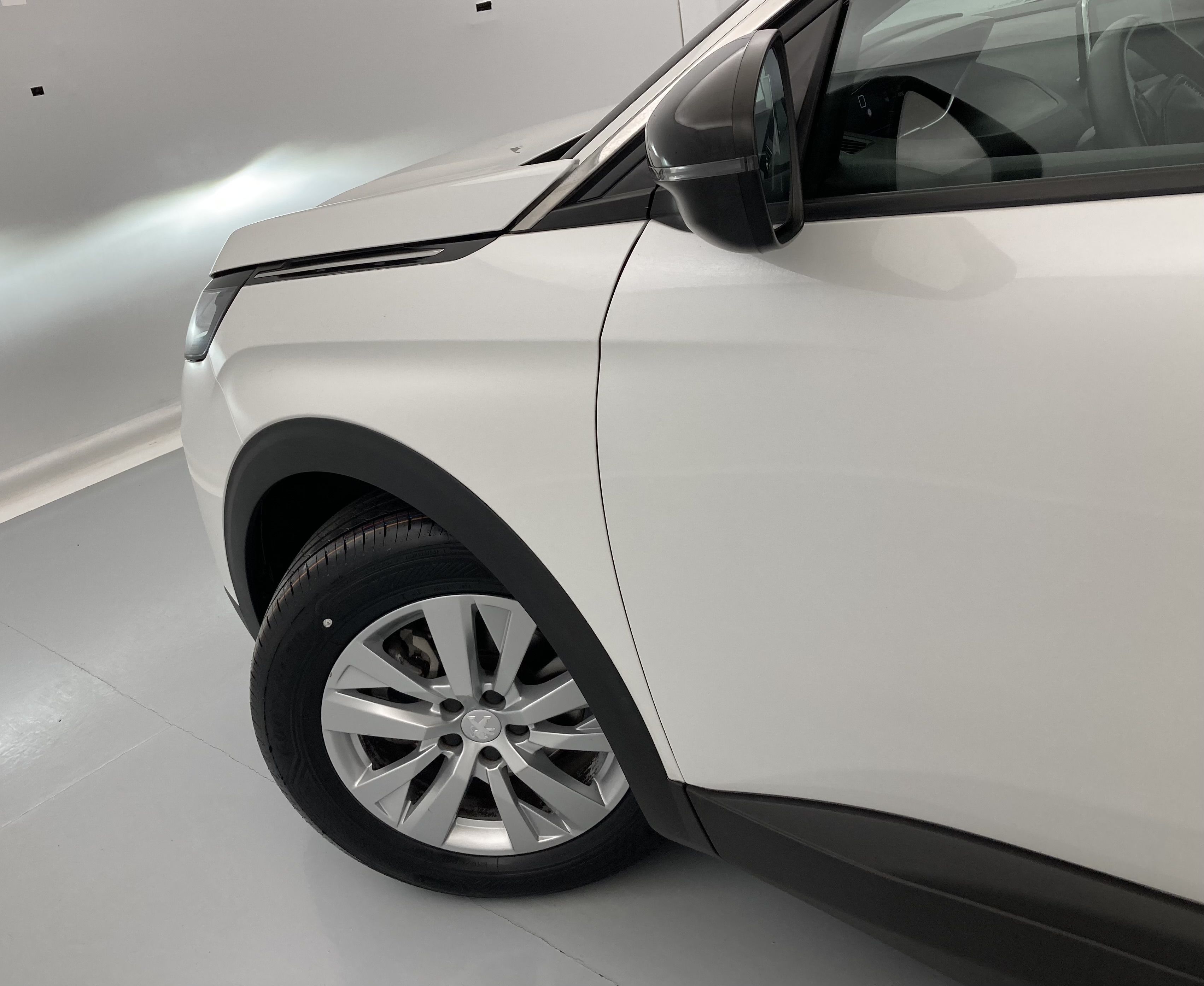 peugeot 3008 active pack 1.5 BLUEHDI 130 2022 blanco nacarado 31