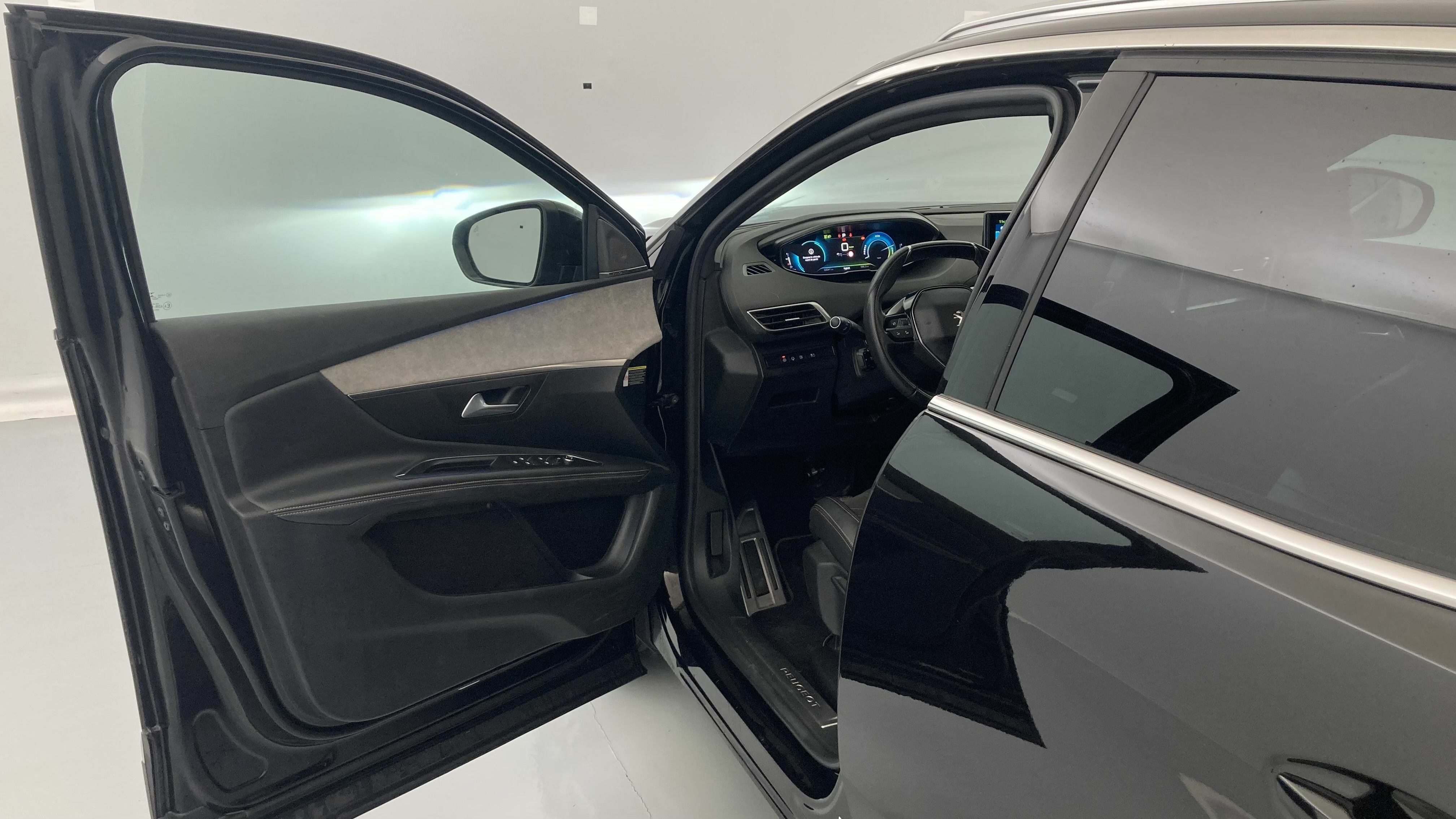 peugeot 3008 gt pack 1.6 HYBRID 300 EAT PHEV 2022 negro perla nera 12