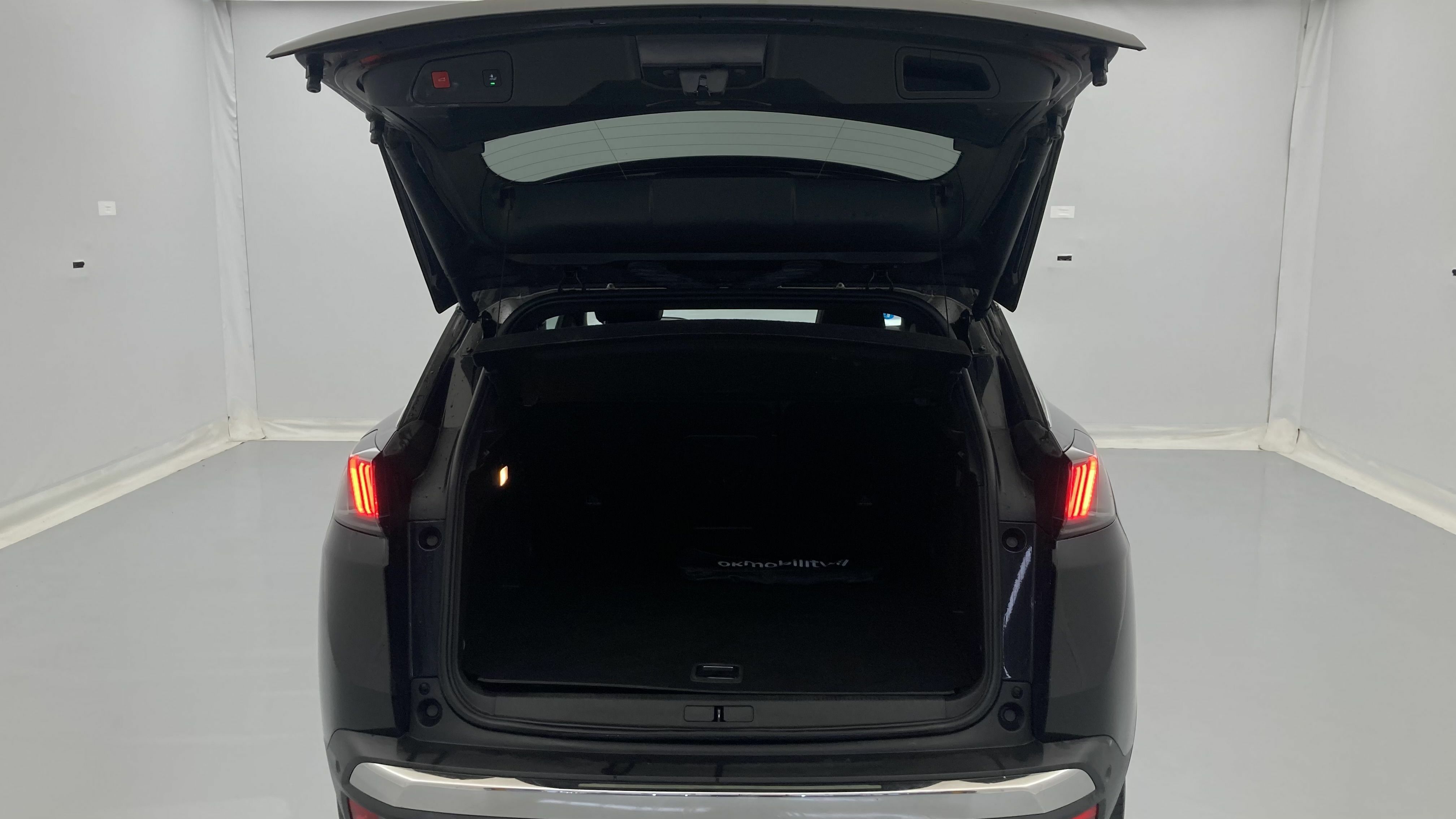 peugeot 3008 gt pack 1.6 HYBRID 300 EAT PHEV 2022 negro perla nera 23