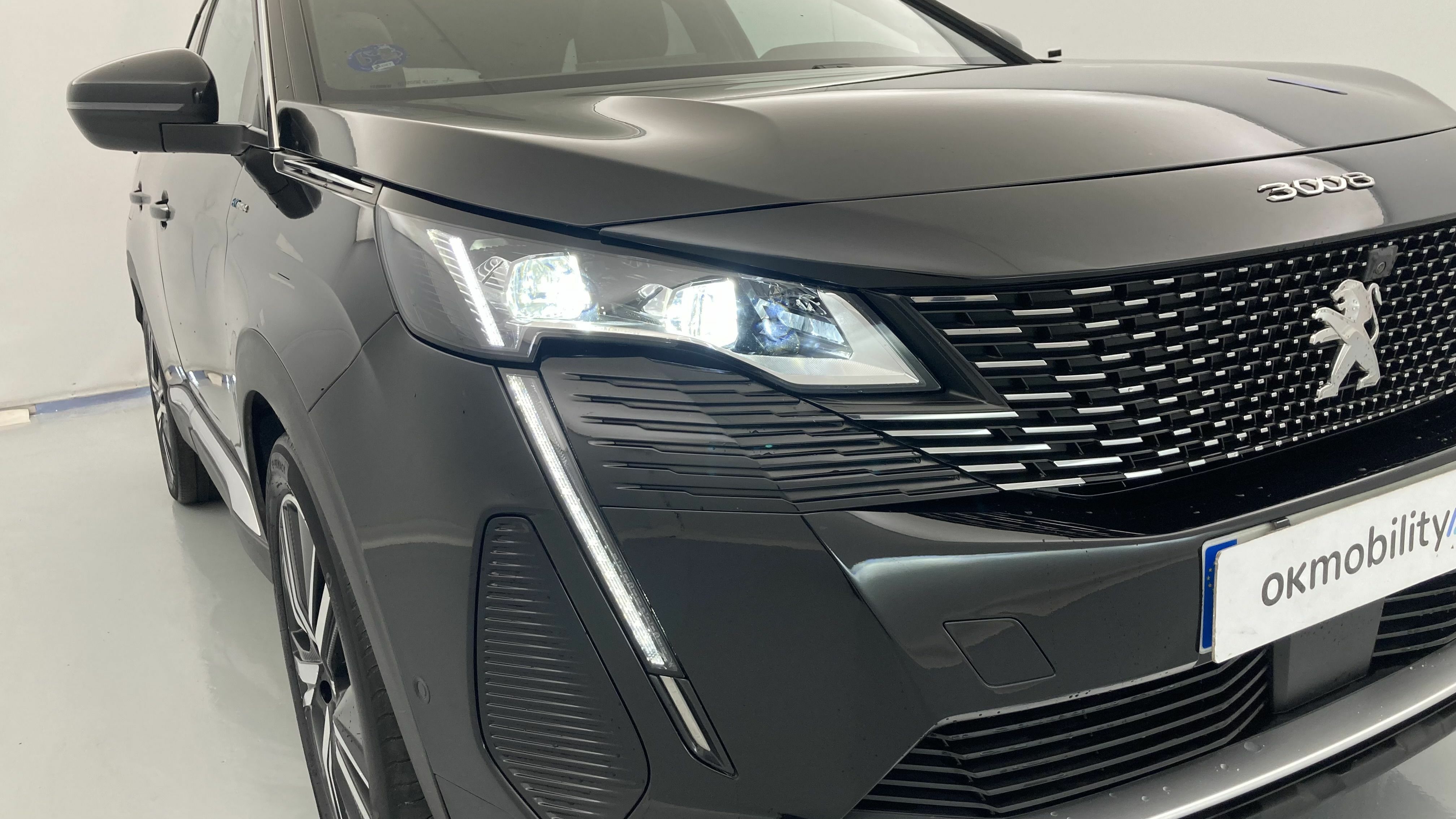 peugeot 3008 gt pack 1.6 HYBRID 300 EAT PHEV 2022 negro perla nera 28