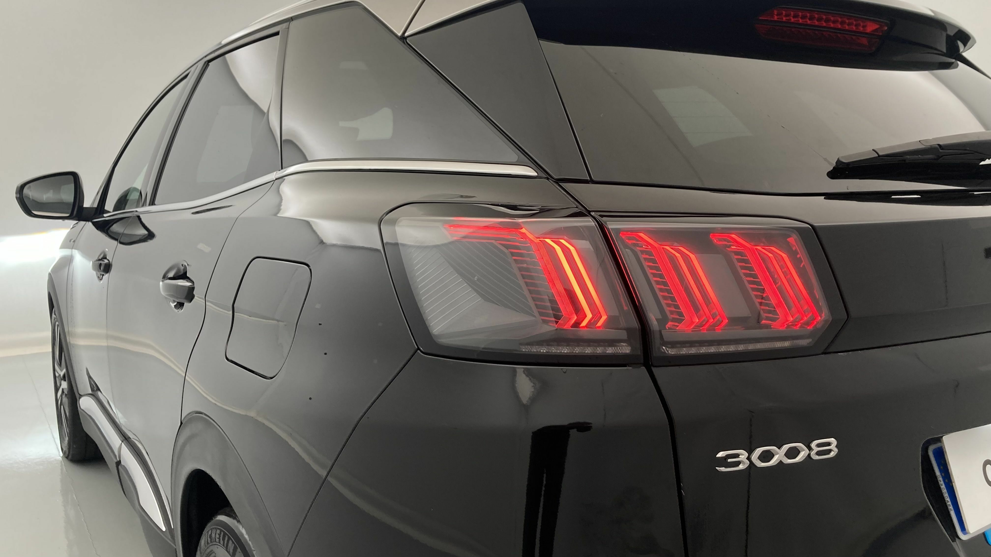 peugeot 3008 gt pack 1.6 HYBRID 300 EAT PHEV 2022 negro perla nera 29