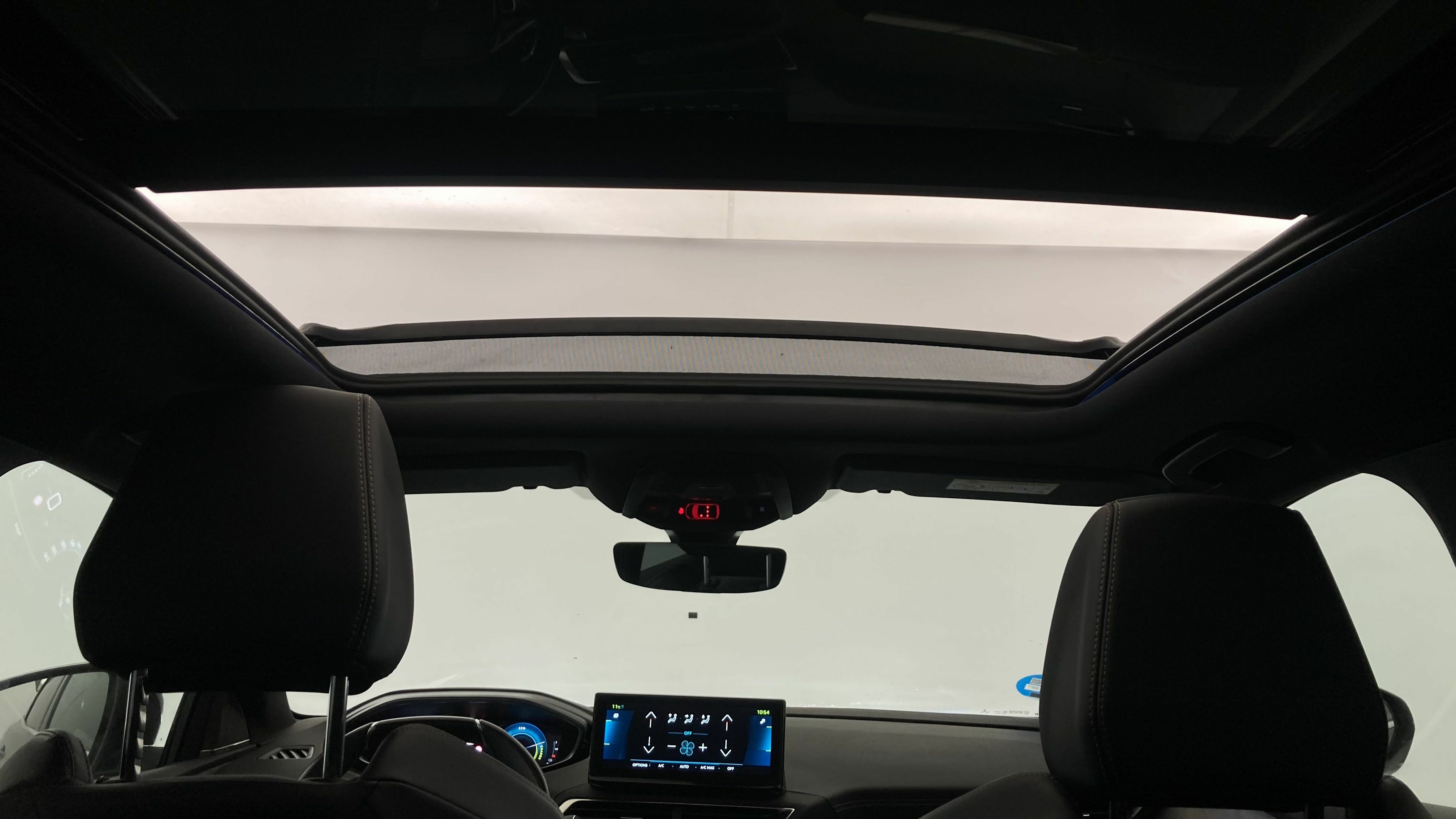 peugeot 3008 gt pack 1.6 HYBRID 300 EAT PHEV 2022 negro perla nera 32