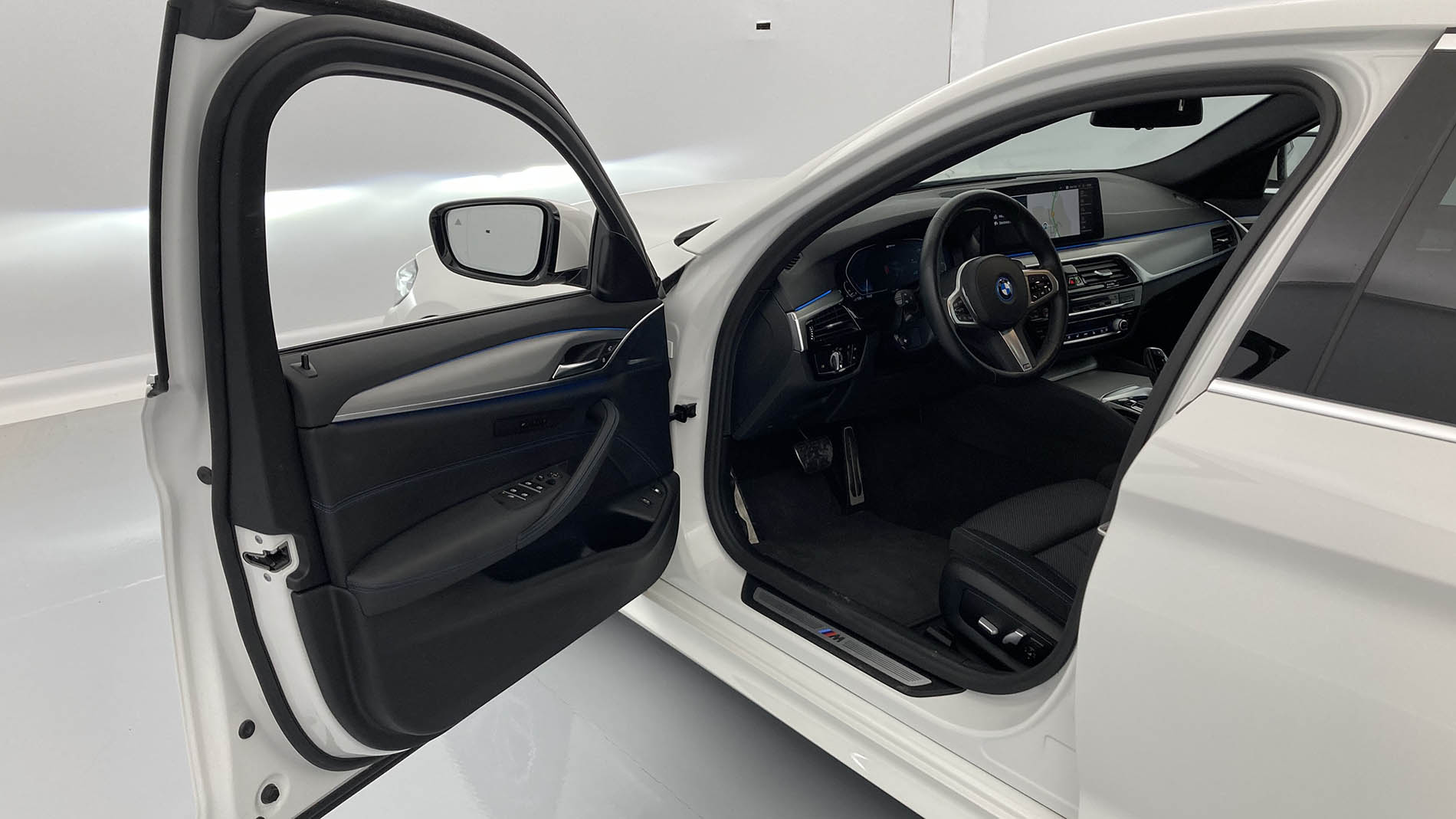 bmw serie 5 m sport 520E 204 PHEV 2022 alpinweiss 22