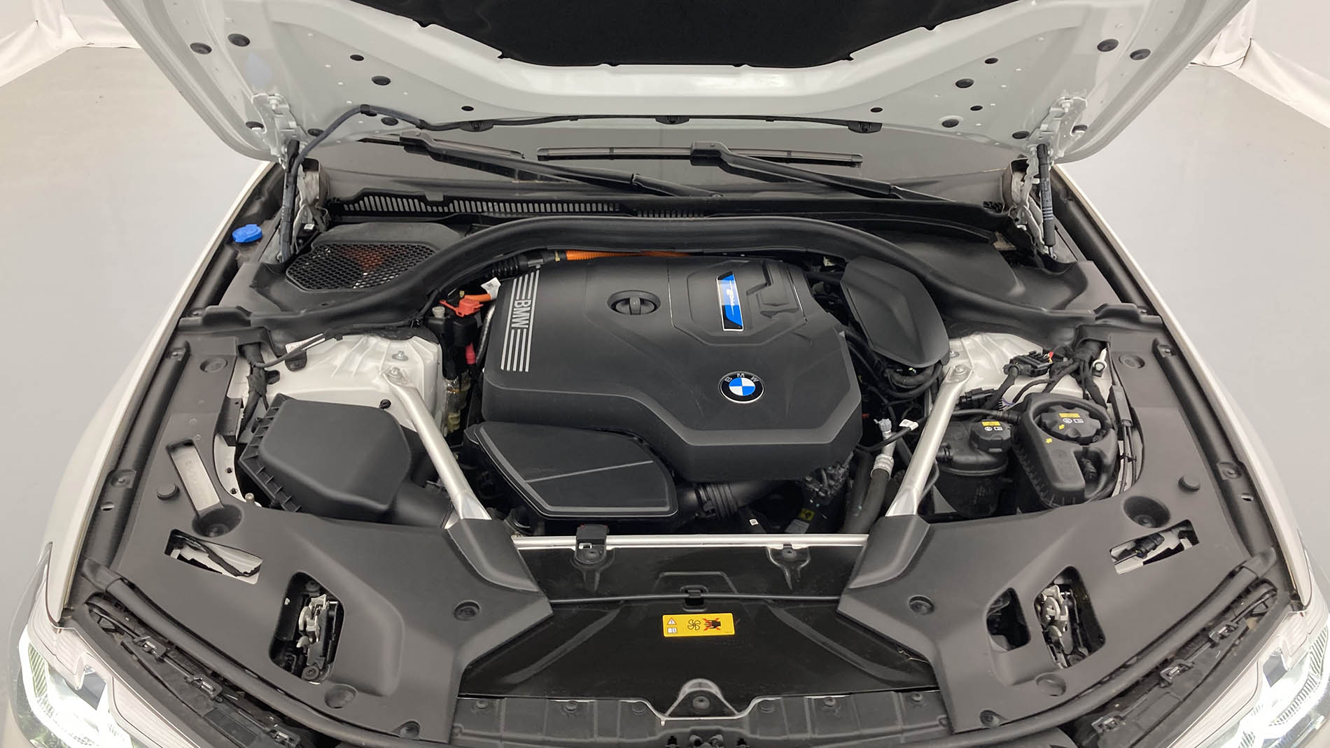 bmw serie 5 m sport 520E 204 PHEV 2022 alpinweiss 24