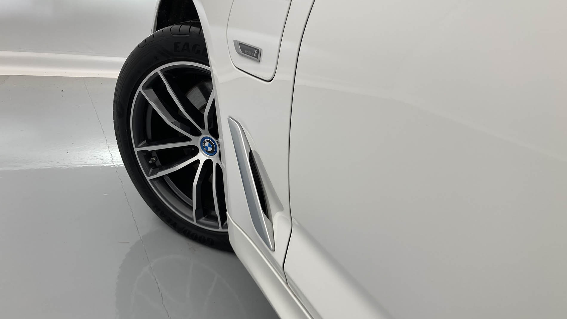 bmw serie 5 m sport 520E 204 PHEV 2022 alpinweiss 25