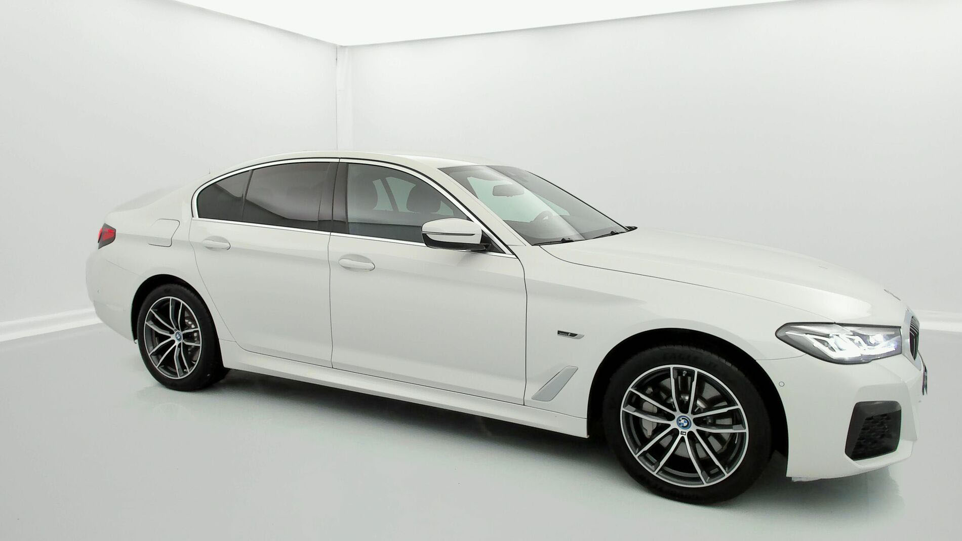 bmw serie 5 m sport 520E 204 PHEV 2022 alpinweiss 2