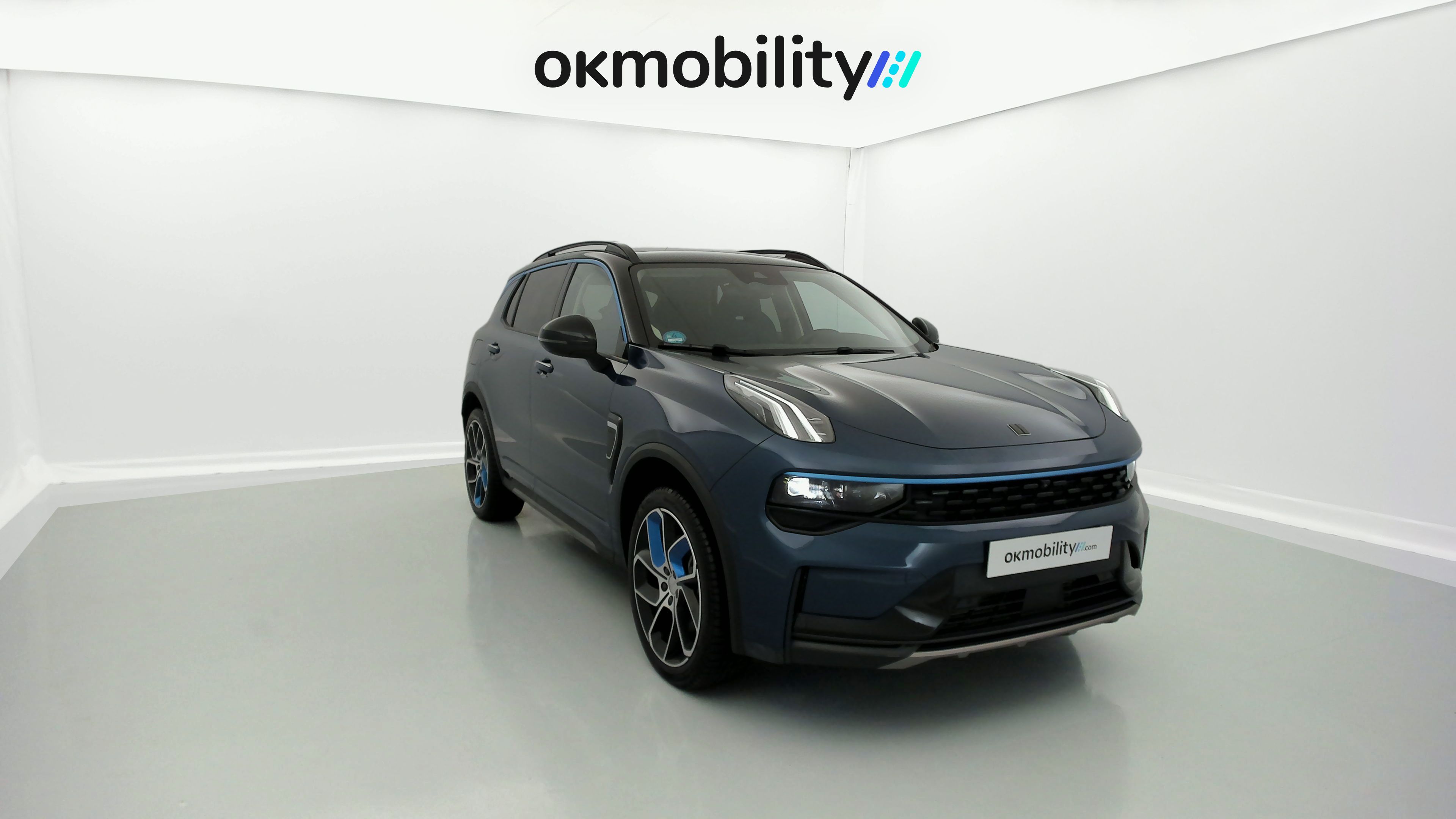lynk&co 1 nv 1.5 PHEV 261 2022 blue 5