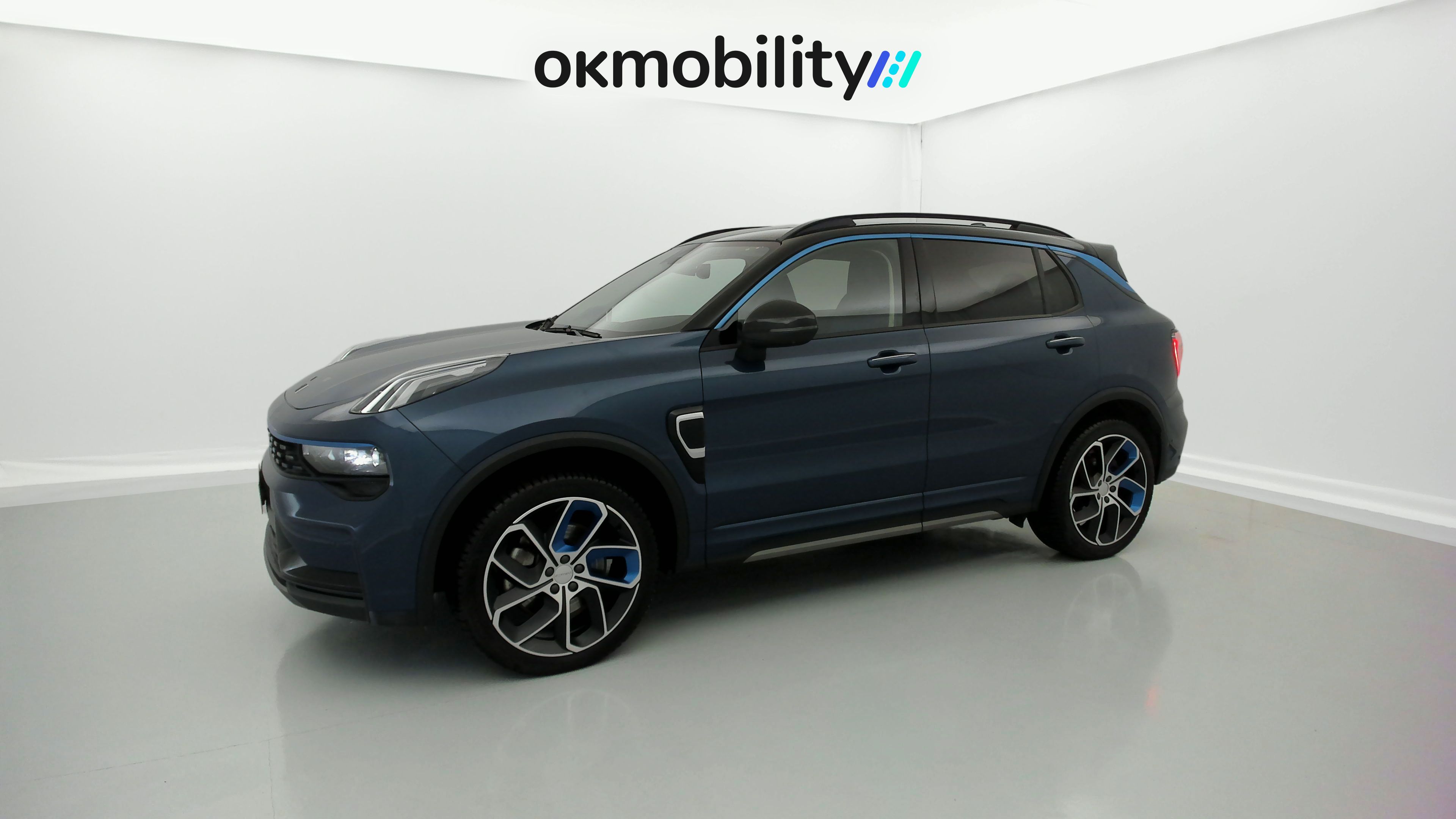 lynk&co 1 nv 1.5 PHEV 261 2022 blue 8