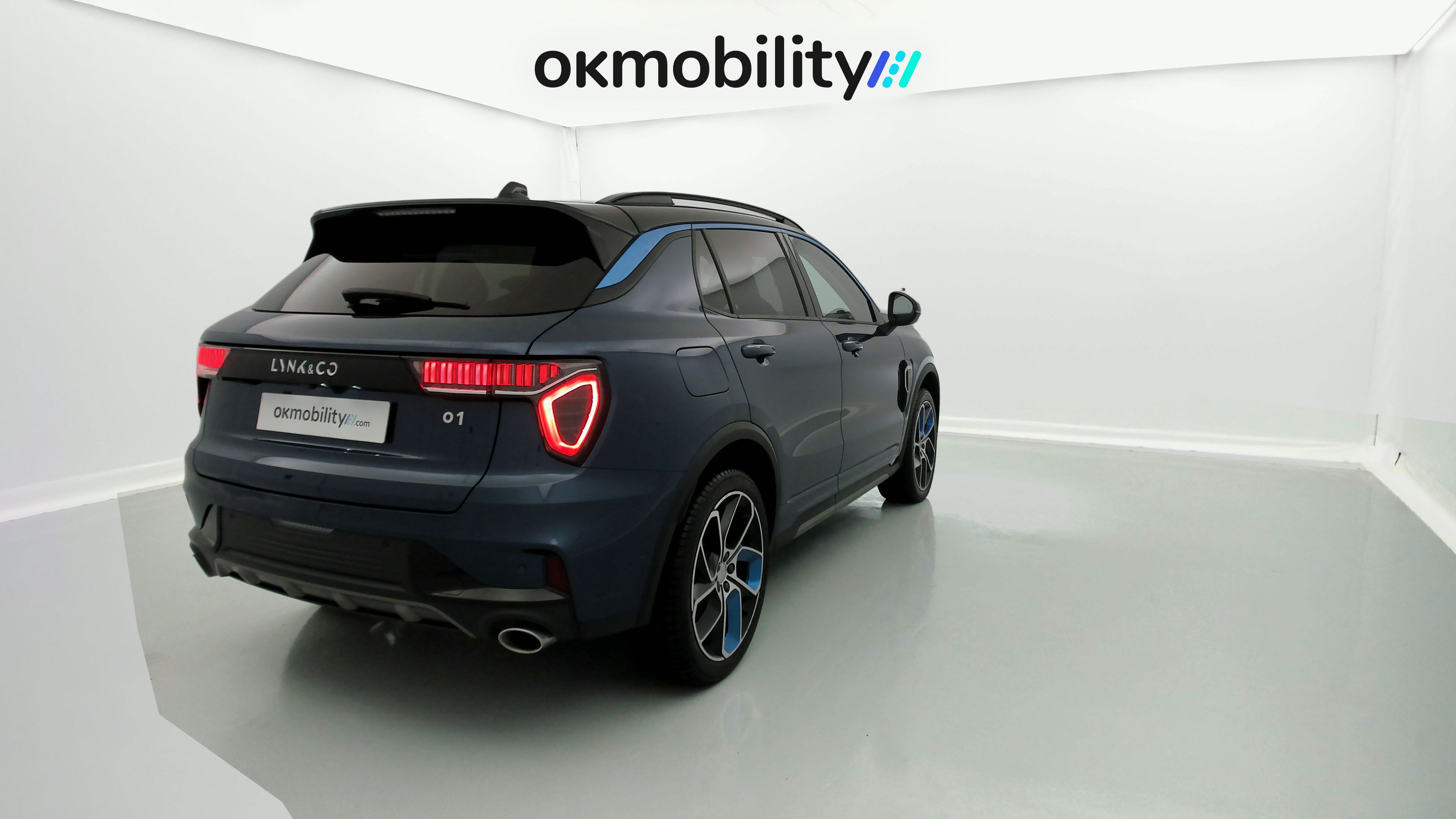 lynk&co 1 nv 1.5 PHEV 261 2022 blue 13