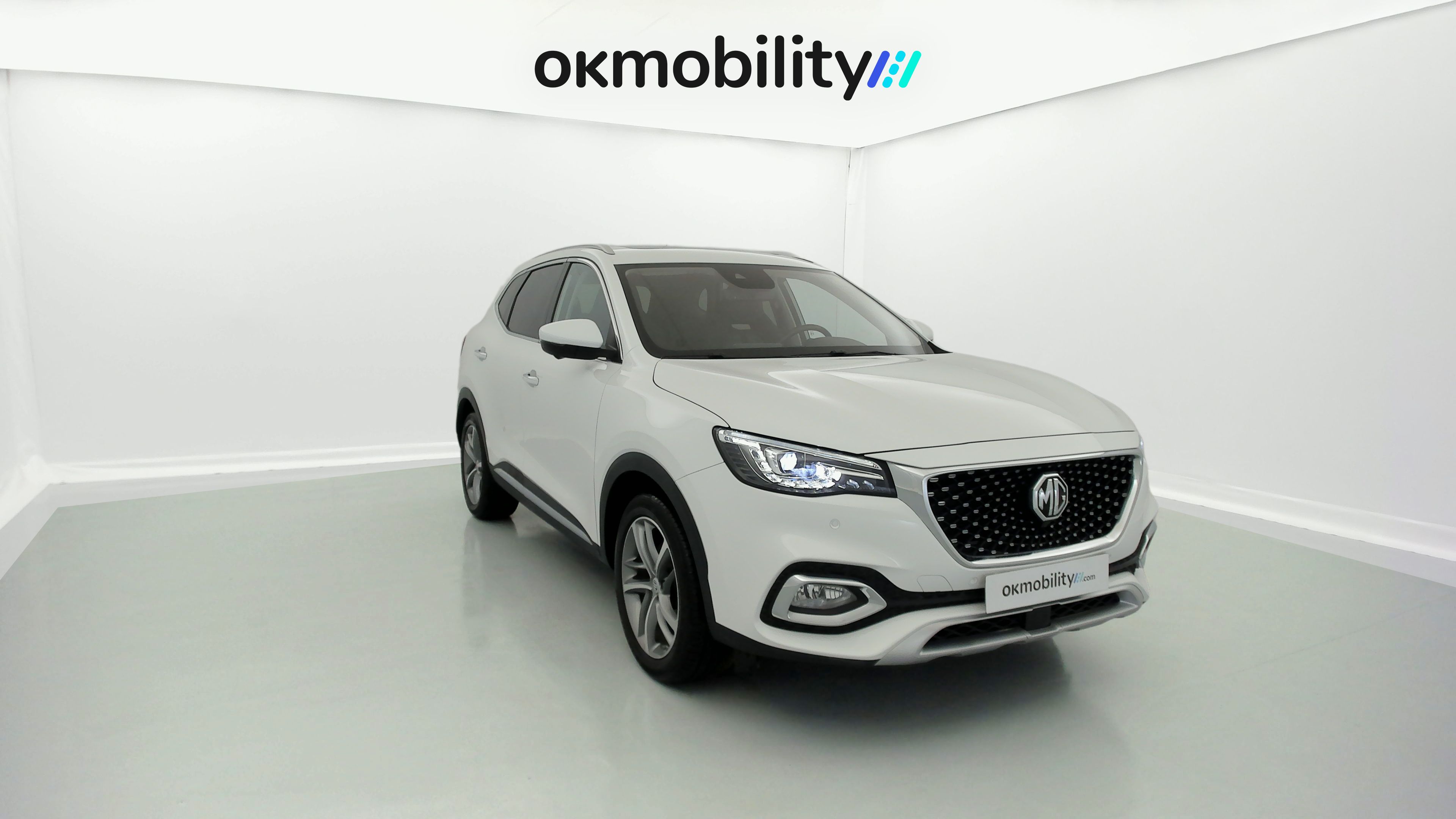 mg hs luxury 1.5 T-GDI 162 2023 dover white 4