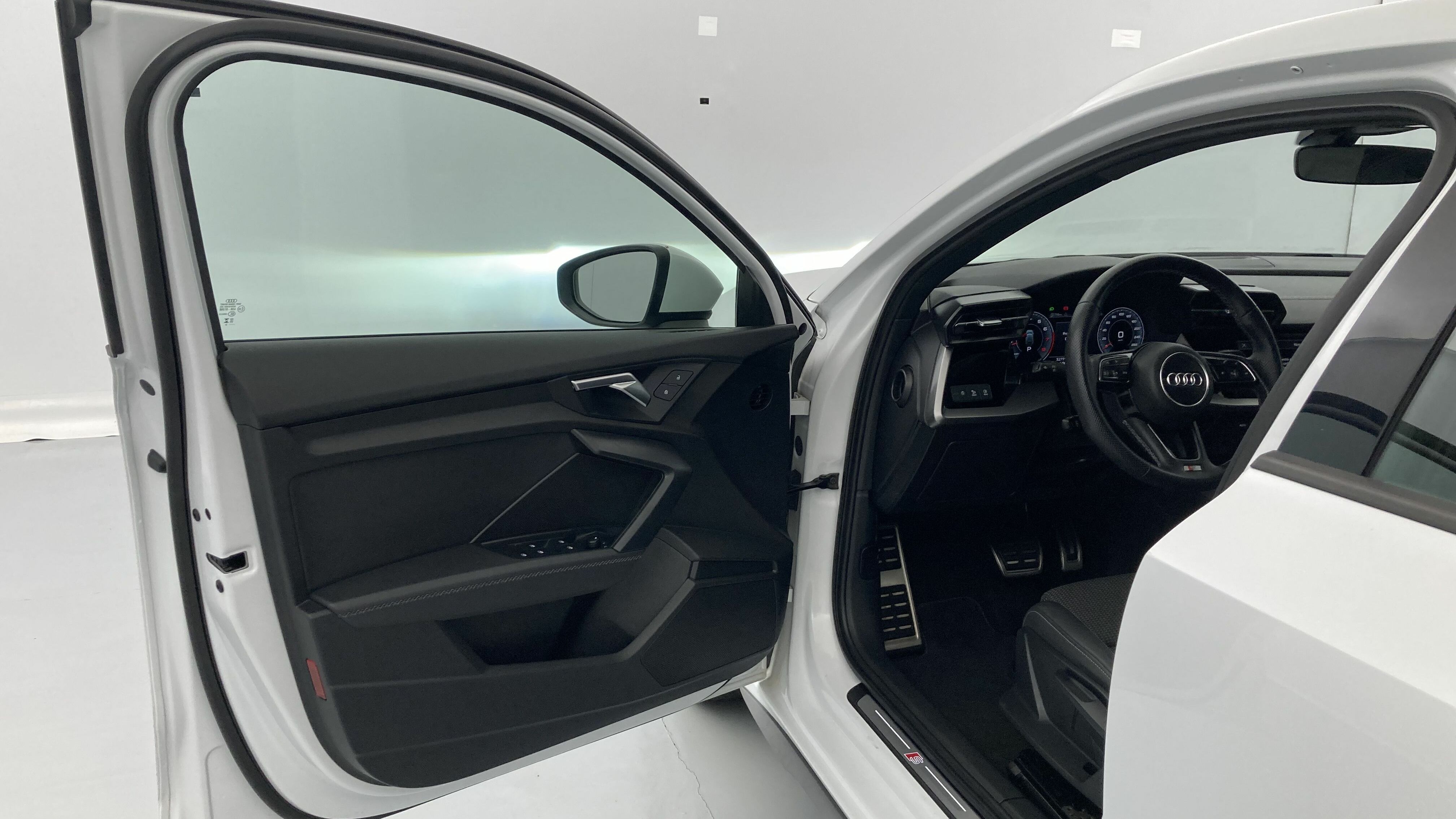 audi a3 sportback s line 35 TFSI 150 STRONIC 2024 gletscherweiss metallic 13