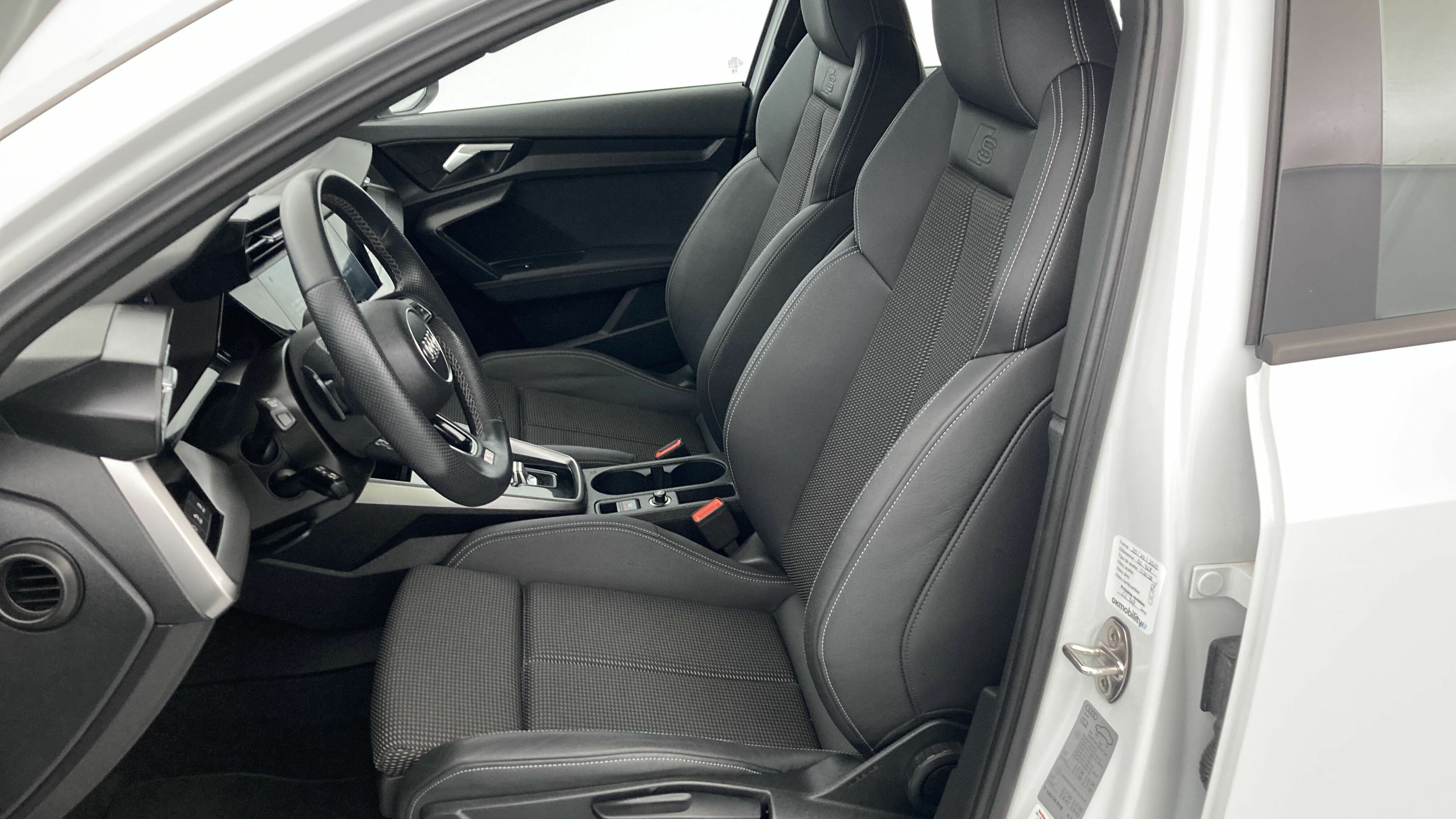 audi a3 sportback s line 35 TFSI 150 STRONIC 2024 gletscherweiss metallic 14