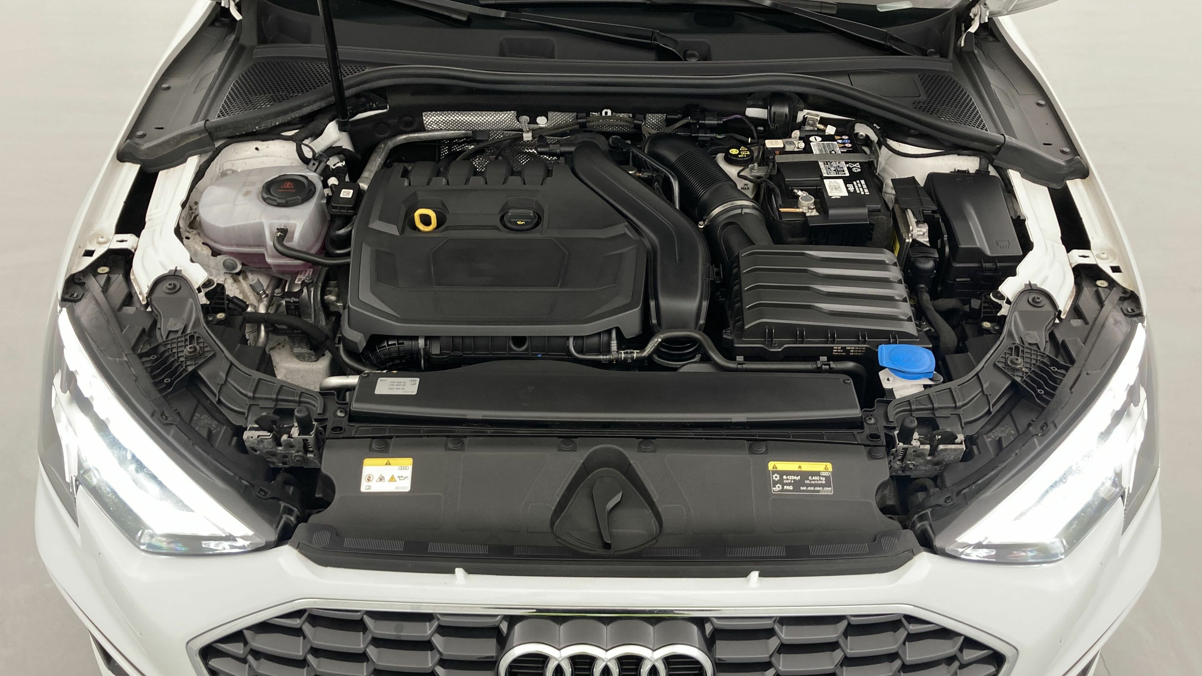 audi a3 sportback s line 35 TFSI 150 STRONIC 2024 gletscherweiss metallic 25