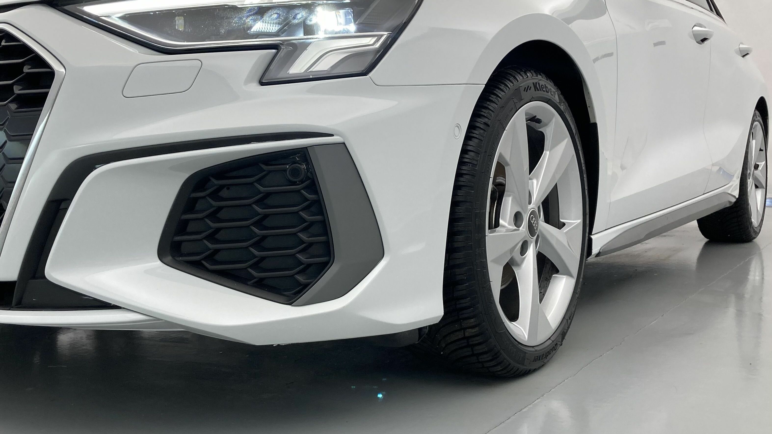 audi a3 sportback s line 35 TFSI 150 STRONIC 2024 gletscherweiss metallic 26