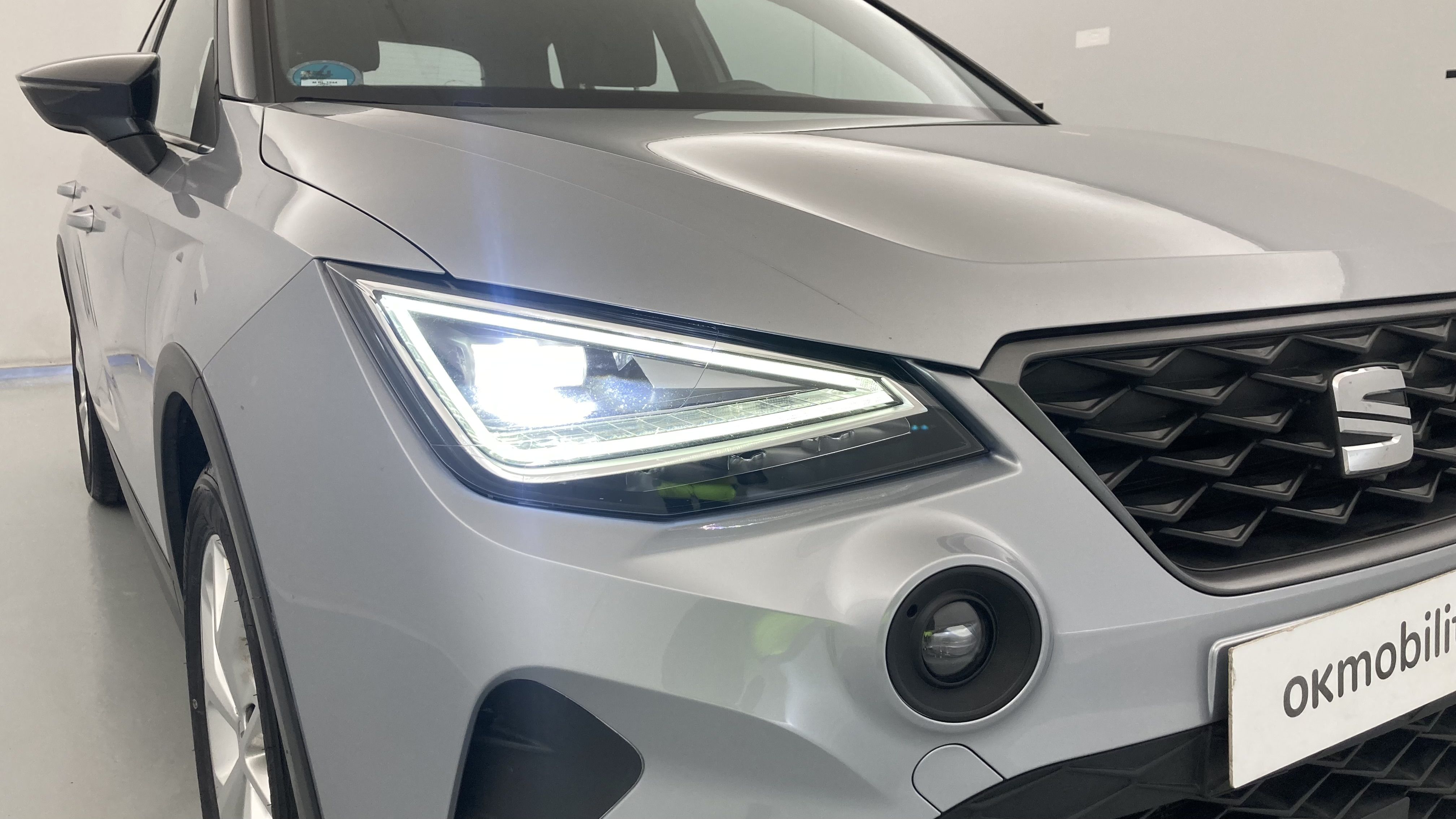 seat arona fr 1.0 TSI 110 2023 urban silber metallic / magnetic grau metallic 14