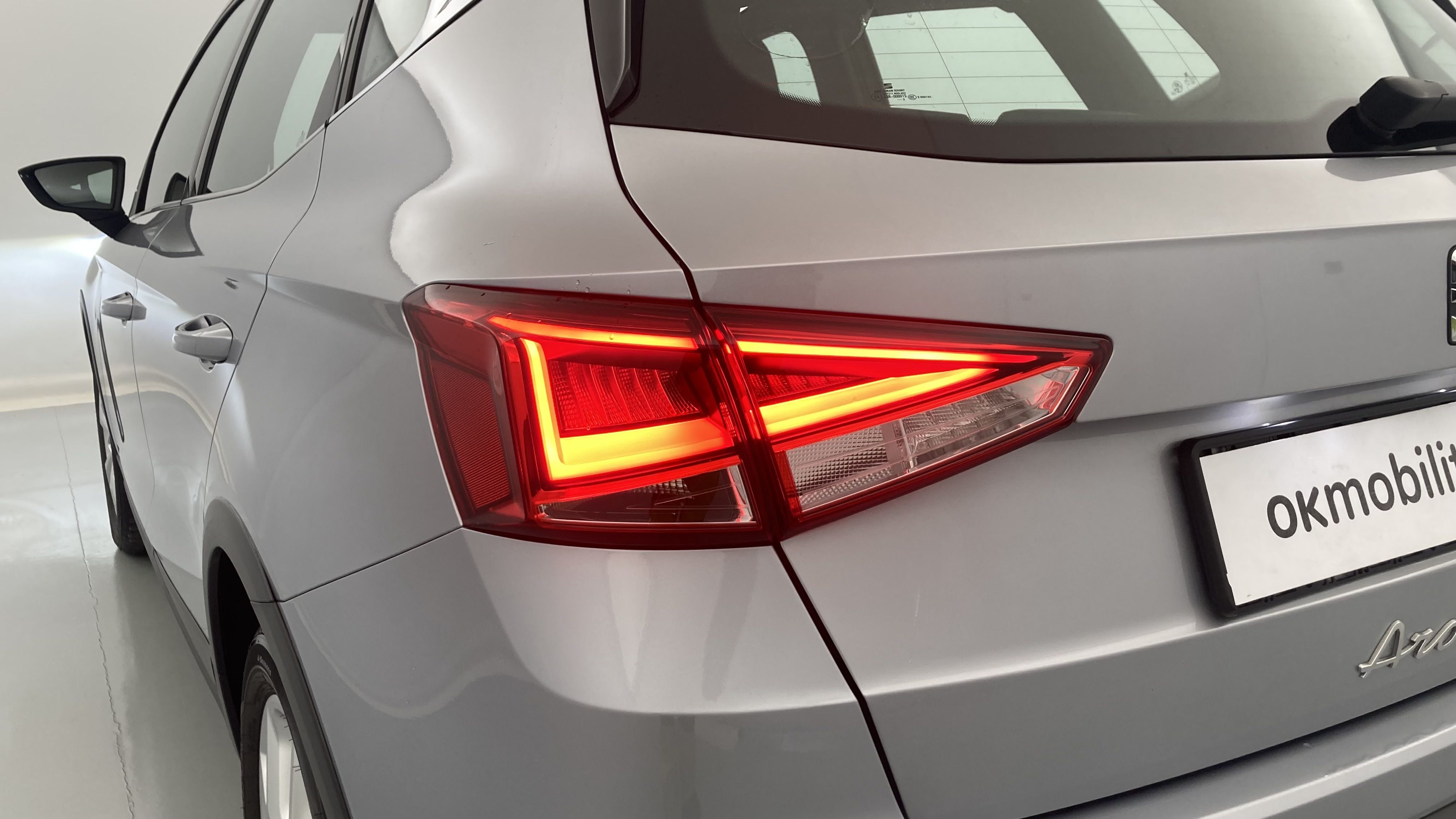 seat arona fr 1.0 TSI 110 2023 urban silber metallic / magnetic grau metallic 15