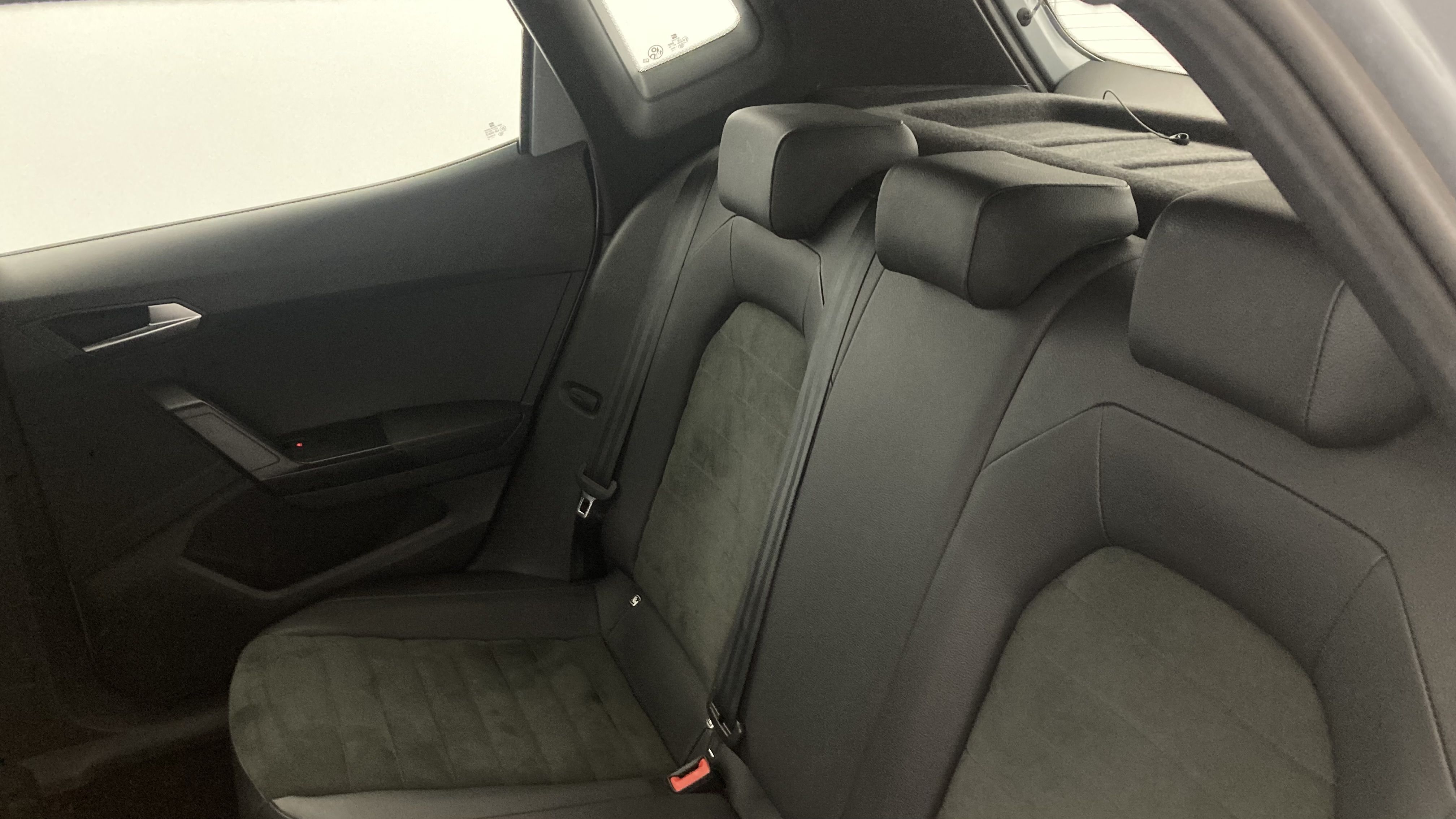 seat arona fr 1.0 TSI 110 2023 urban silber metallic / magnetic grau metallic 21