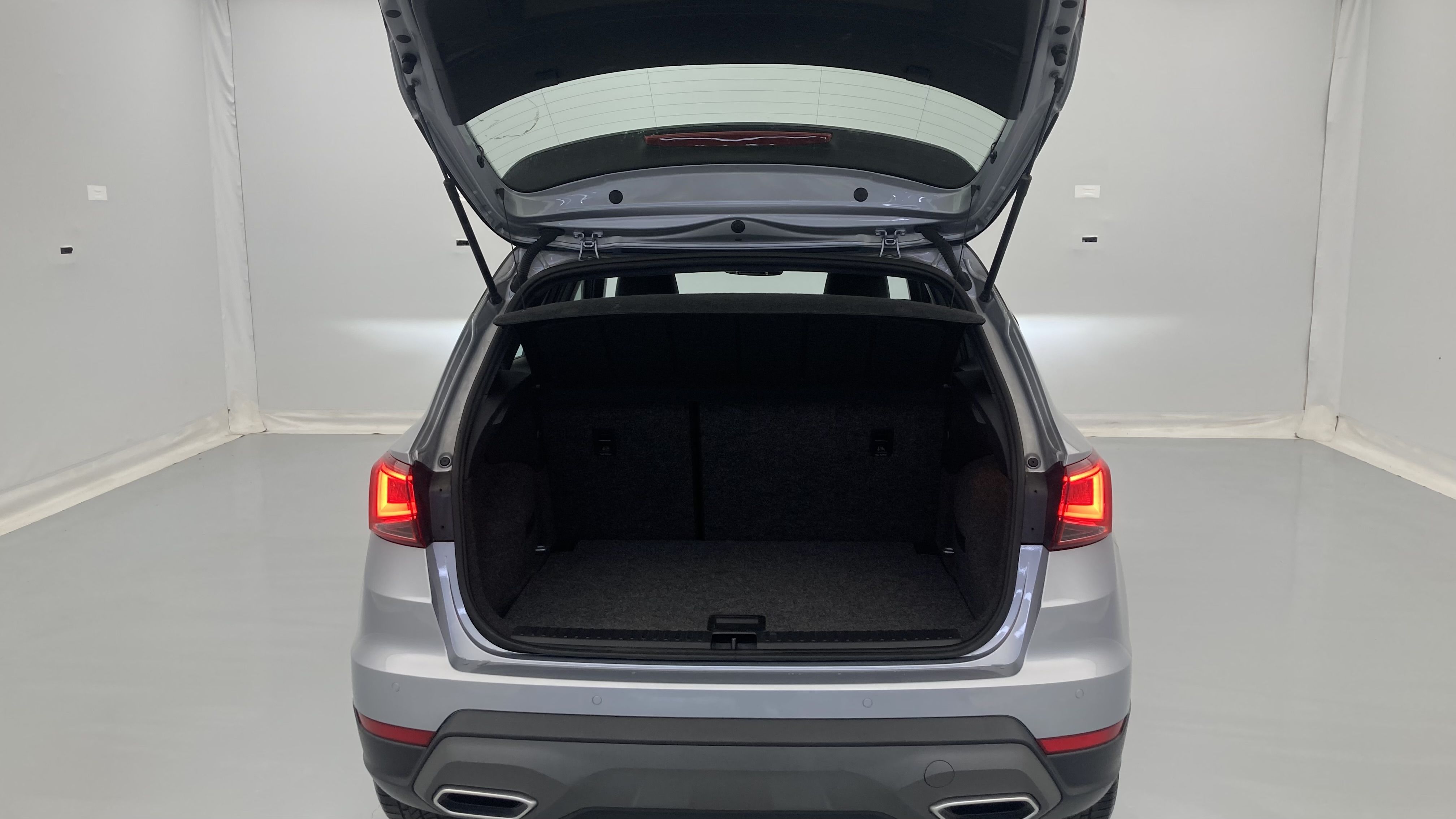 seat arona fr 1.0 TSI 110 2023 urban silber metallic / magnetic grau metallic 22