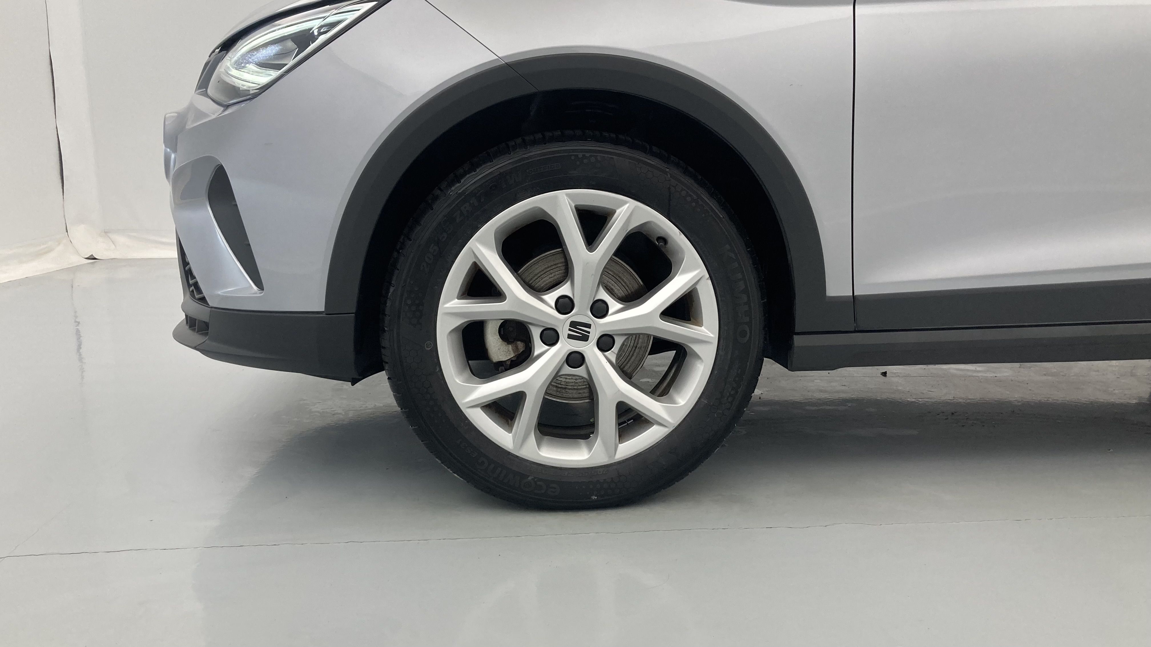 seat arona fr 1.0 TSI 110 2023 urban silber metallic / magnetic grau metallic 33