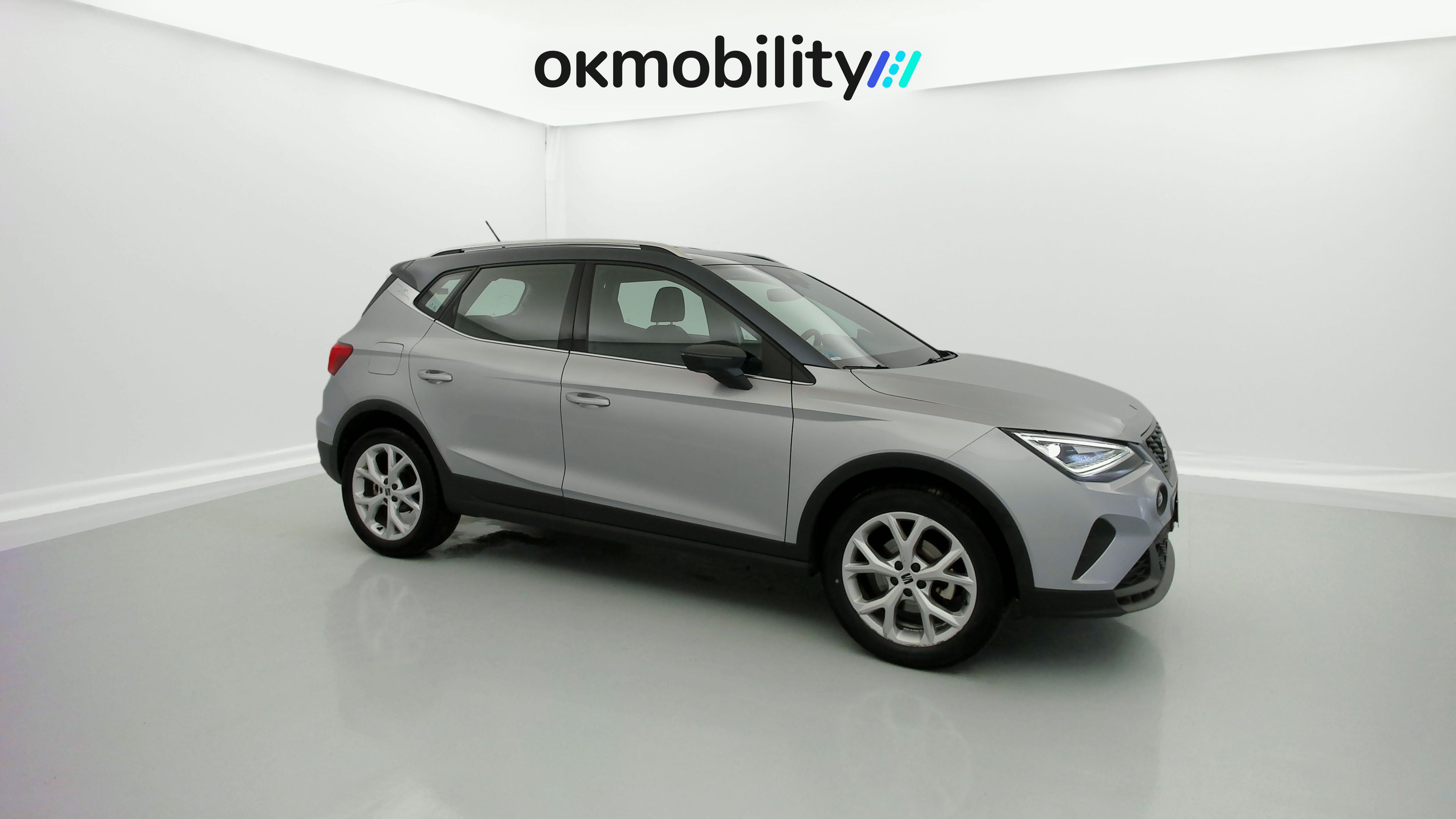 seat arona fr 1.0 TSI 110 2023 urban silber metallic / magnetic grau metallic 3