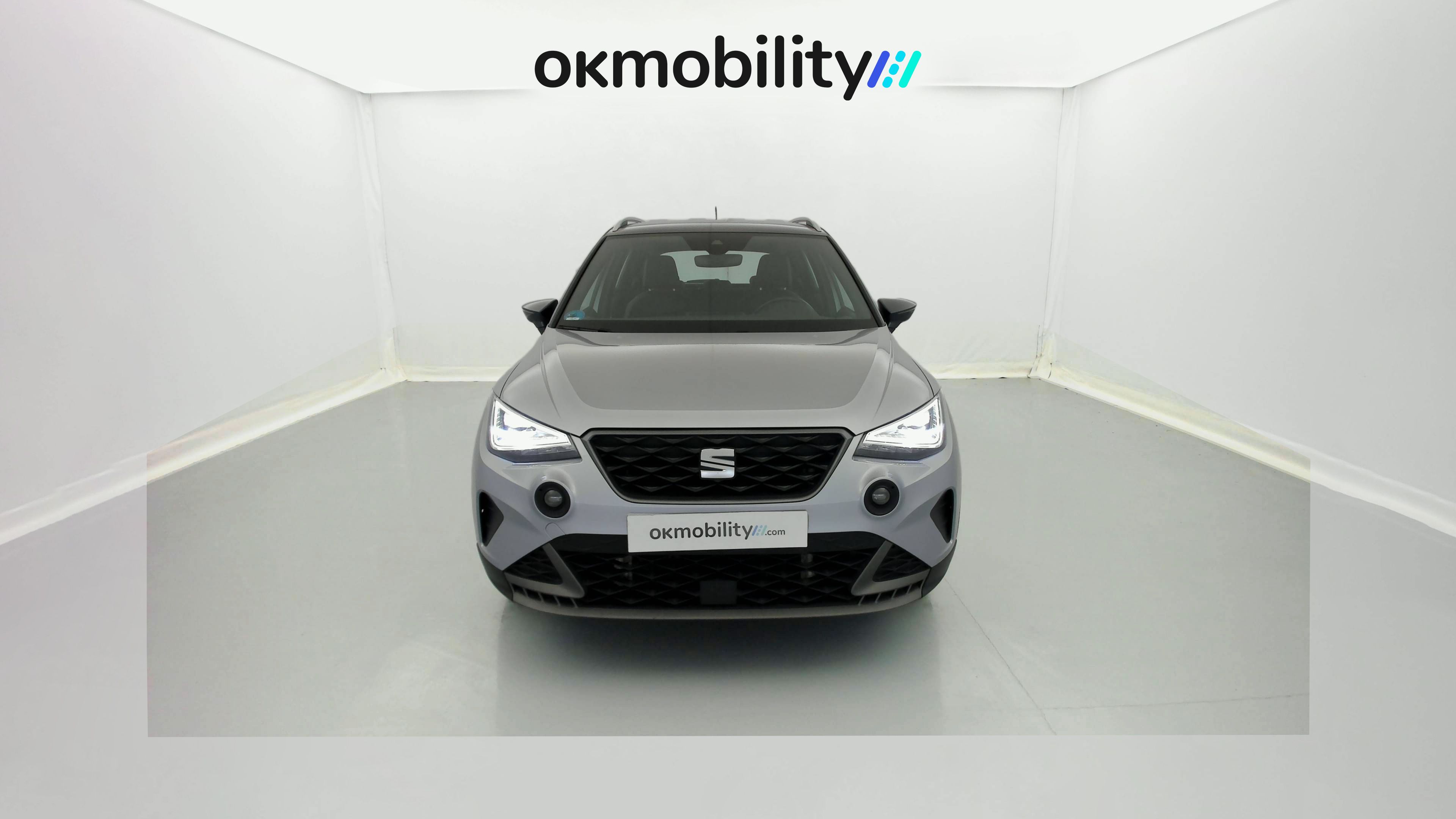 seat arona fr 1.0 TSI 110 2023 urban silber metallic / magnetic grau metallic 4