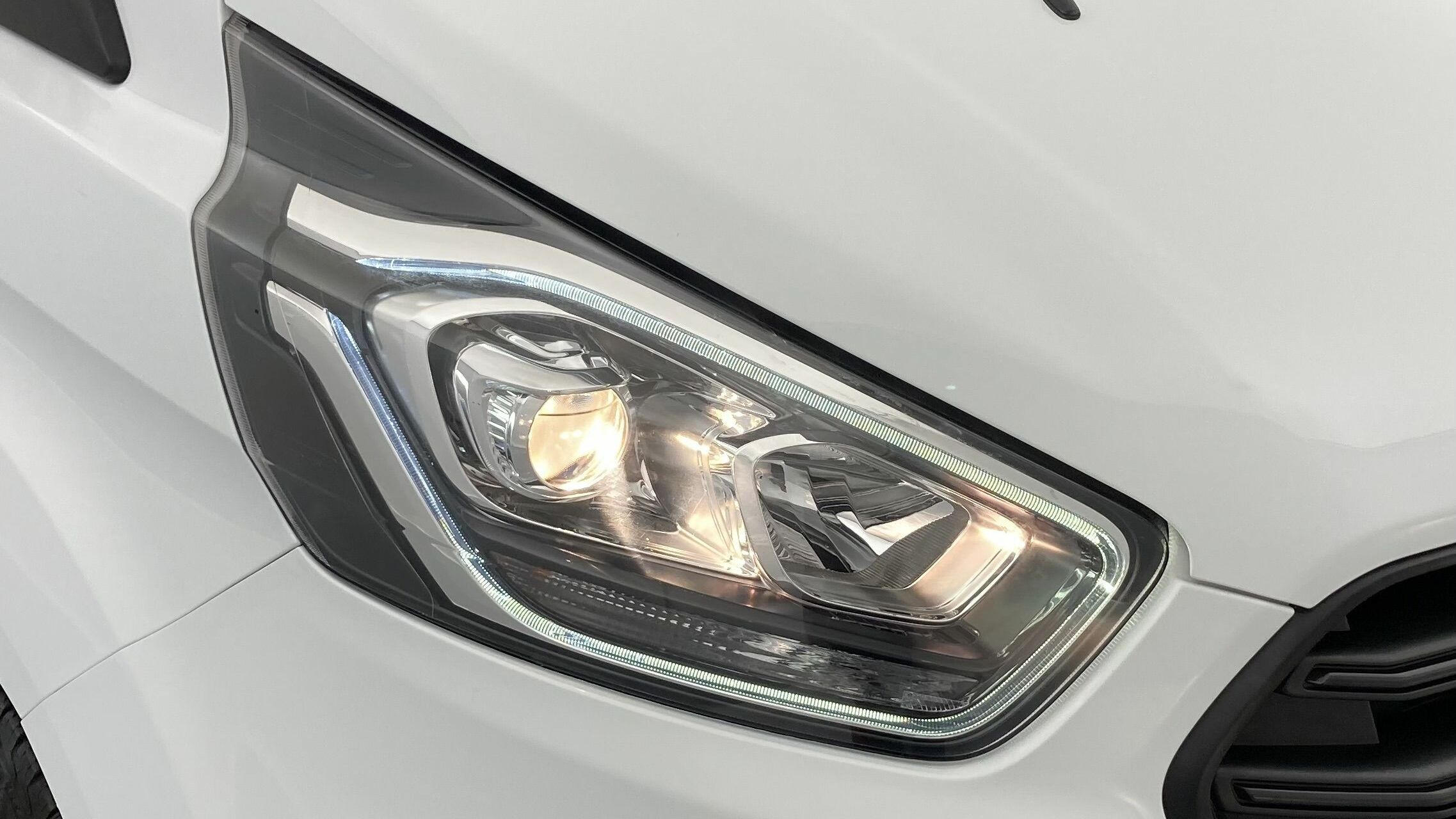 ford transit custom trend l2h1 9pl 2.0 ECOBLUE 130 2023 frozen white 29