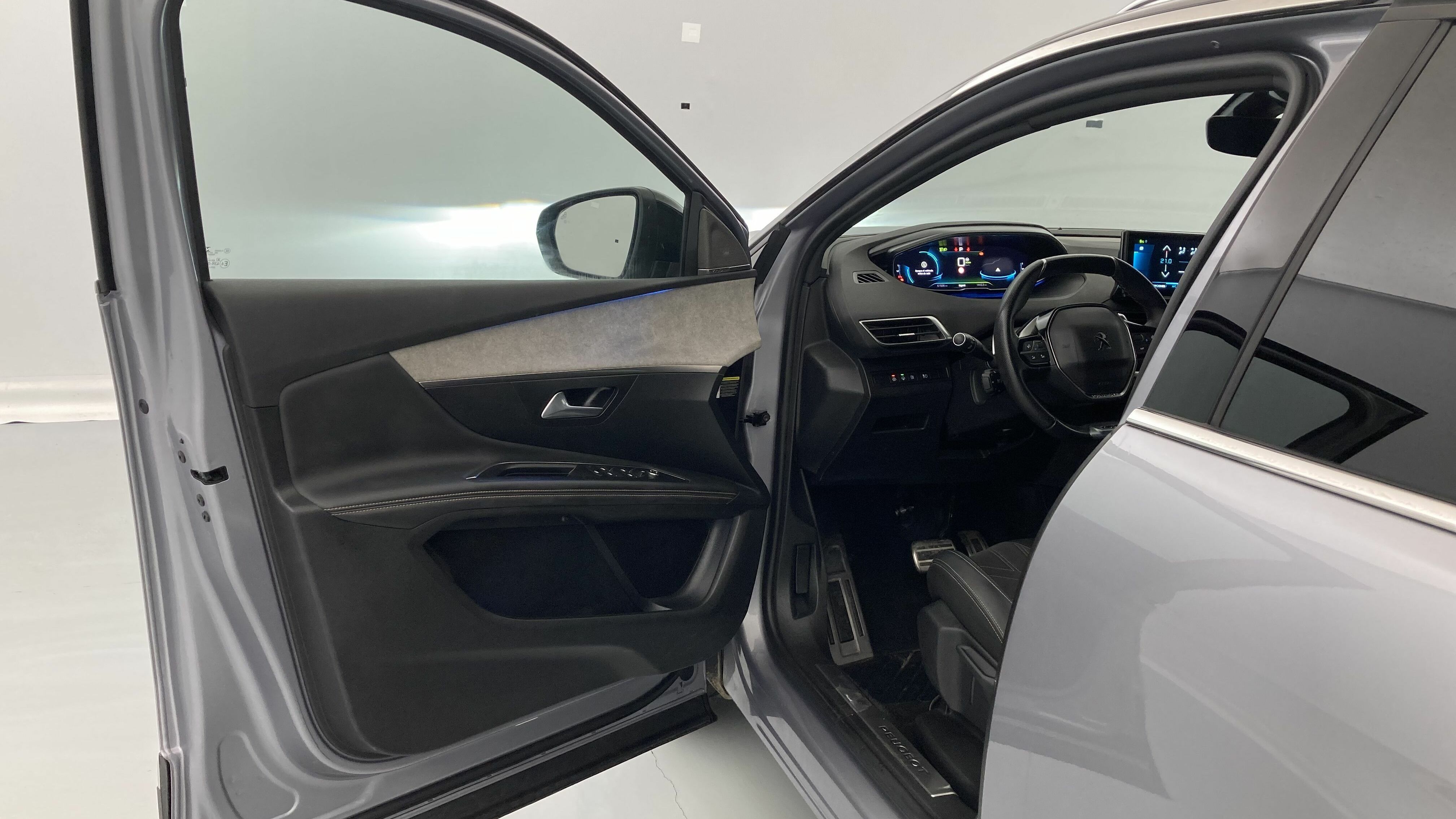 peugeot 3008 gt pack 1.6 HYBRID 300 EAT PHEV 2022 gris artense / negro 12