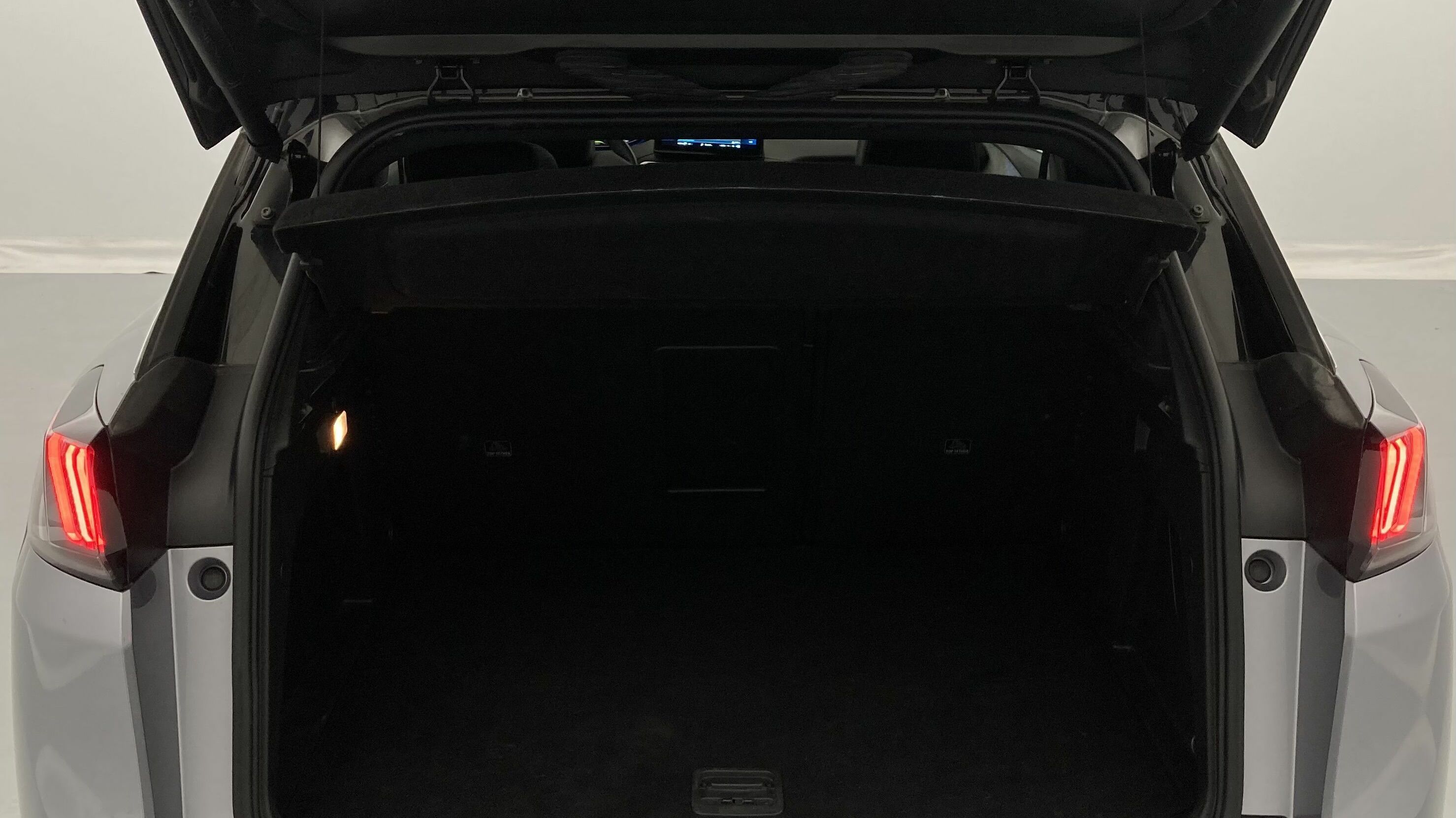 peugeot 3008 gt pack 1.6 HYBRID 300 EAT PHEV 2022 gris artense / negro 23