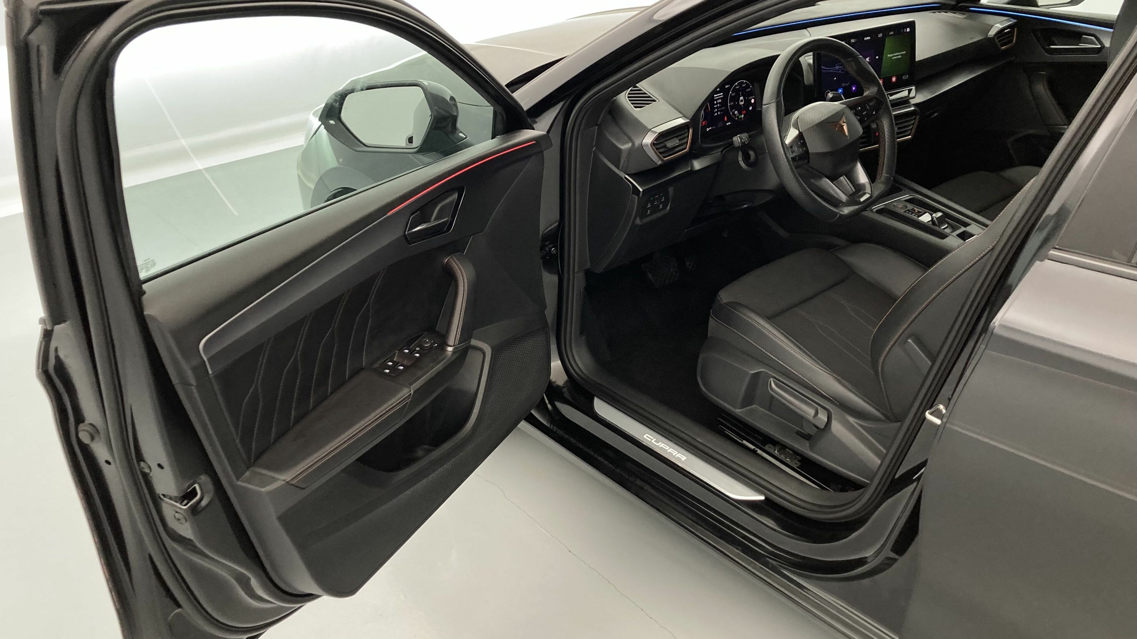 cupra leon st nv 1.5 ETSI 150 DSG 2024 negro midnight 14