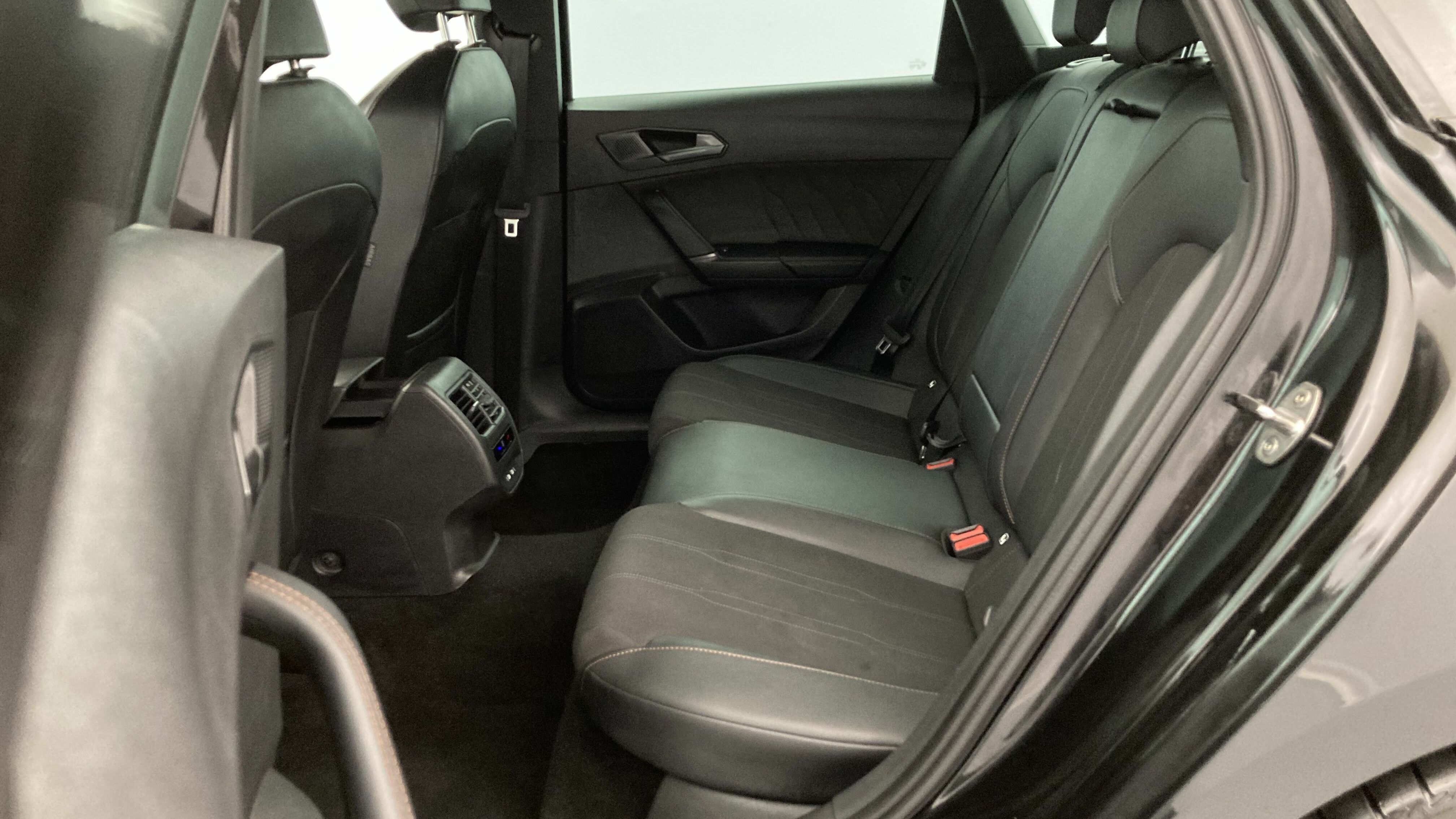 cupra leon st nv 1.5 ETSI 150 DSG 2024 negro midnight 22