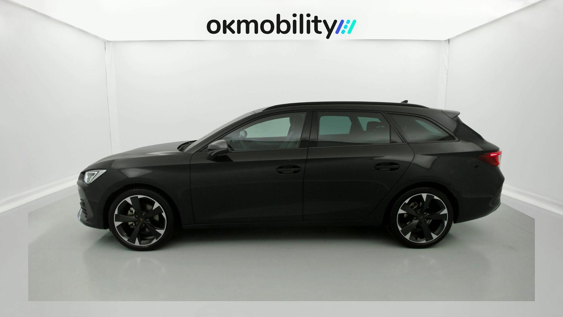 cupra leon st nv 1.5 ETSI 150 DSG 2024 negro midnight 8