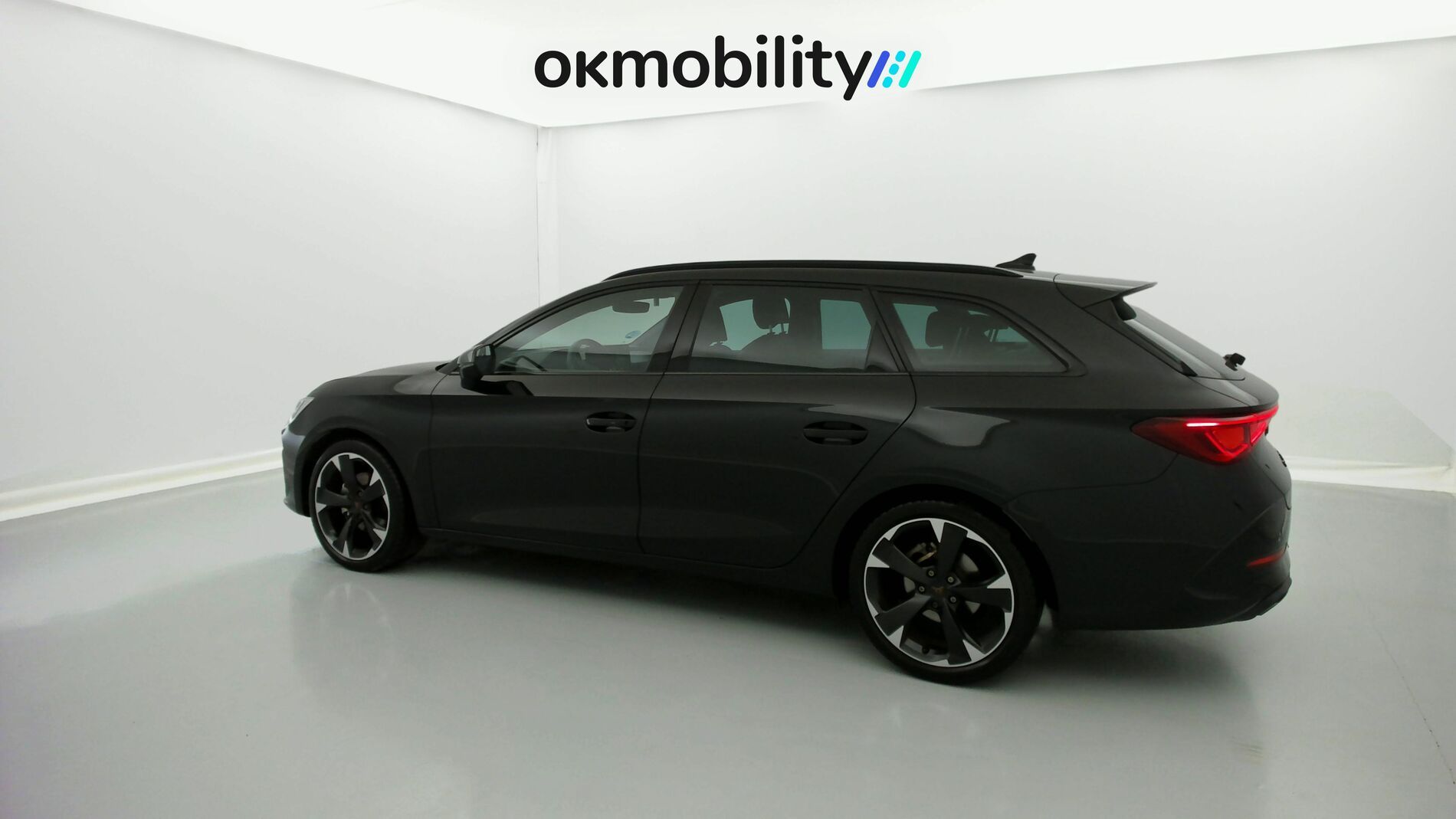 cupra leon st nv 1.5 ETSI 150 DSG 2024 negro midnight 9