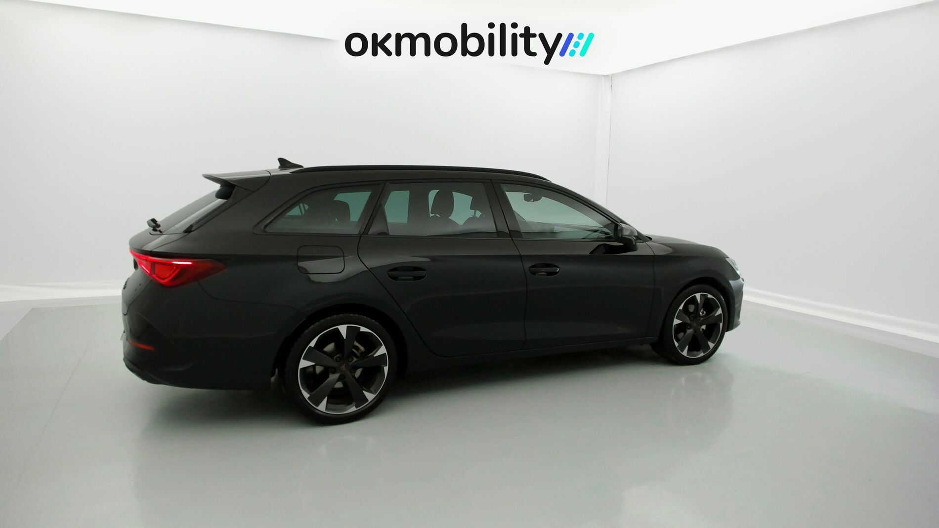 cupra leon st nv 1.5 ETSI 150 DSG 2024 negro midnight 13