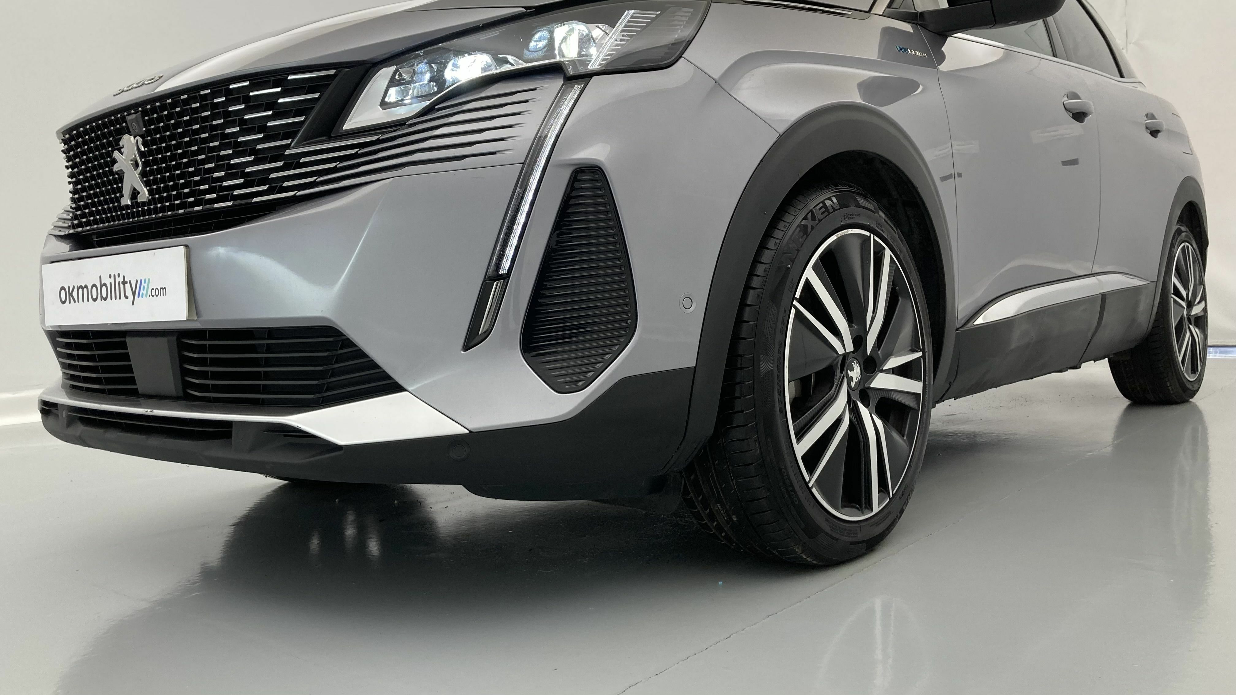 peugeot 3008 gt pack 1.6 HYBRID 300 EAT PHEV 2022 gris artense / negro 15