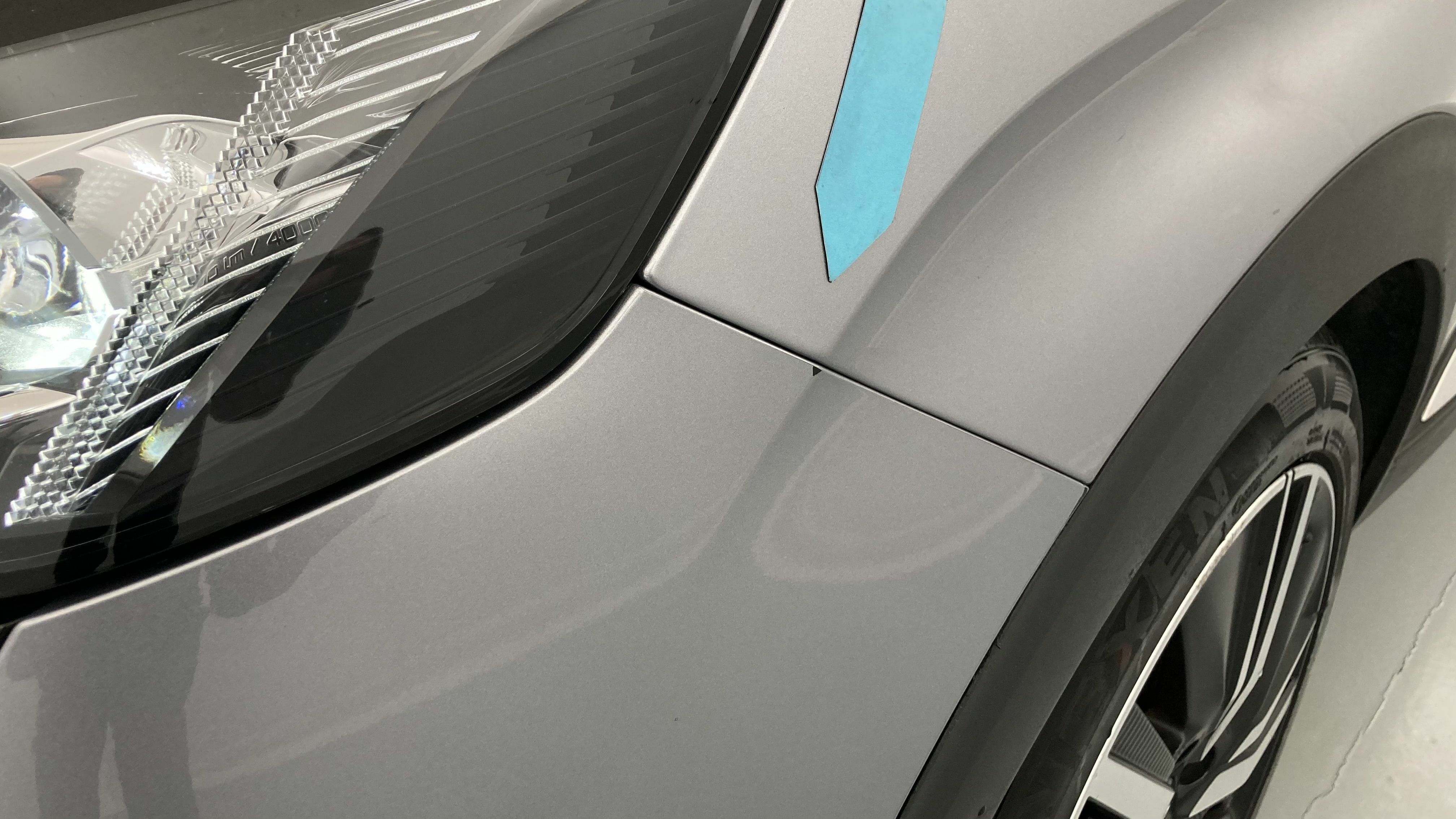 peugeot 3008 gt pack 1.6 HYBRID 300 EAT PHEV 2022 gris artense / negro 21