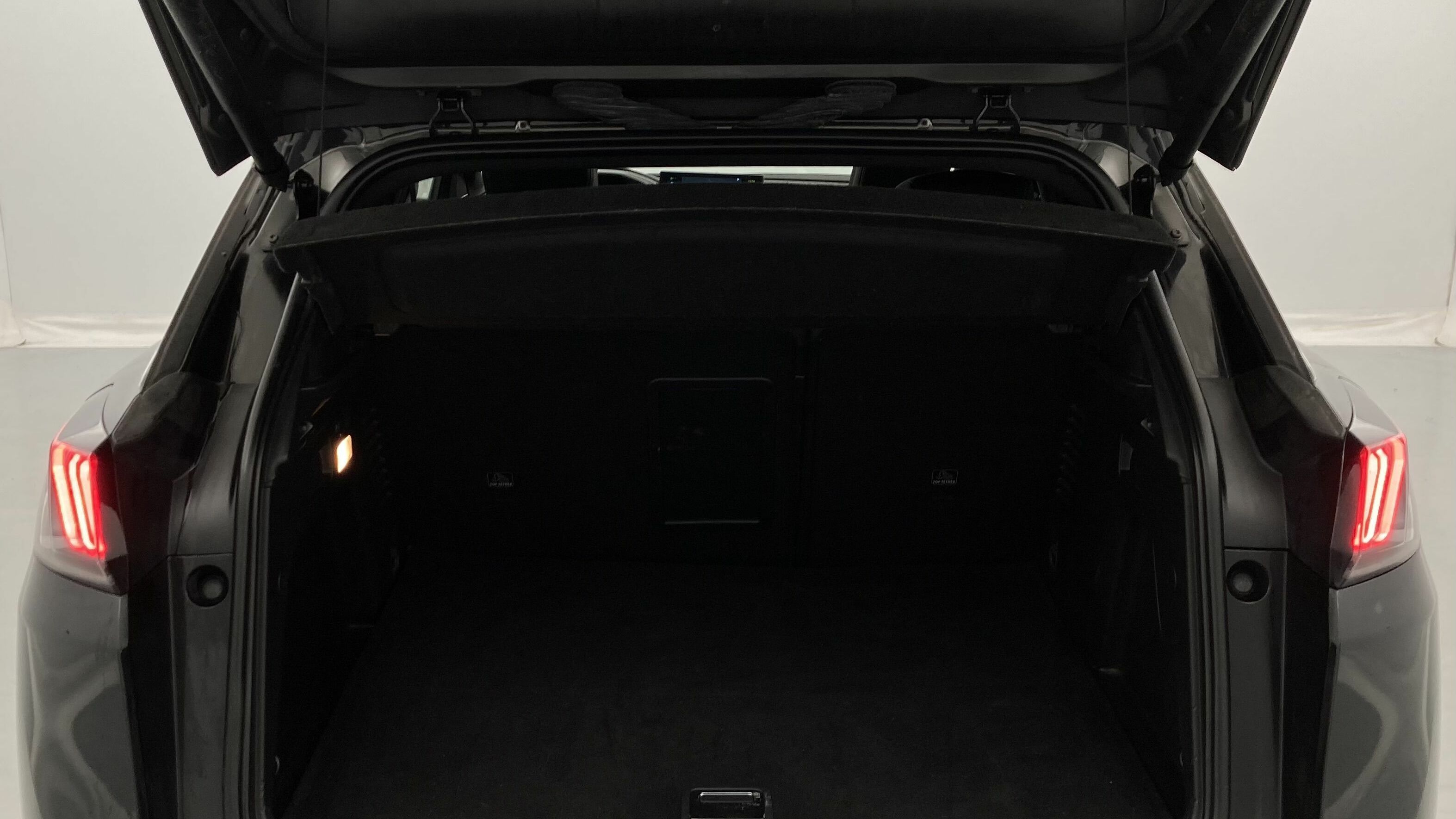 peugeot 3008 gt pack 1.6 HYBRID 300 EAT PHEV 2022 negro perla nera 22