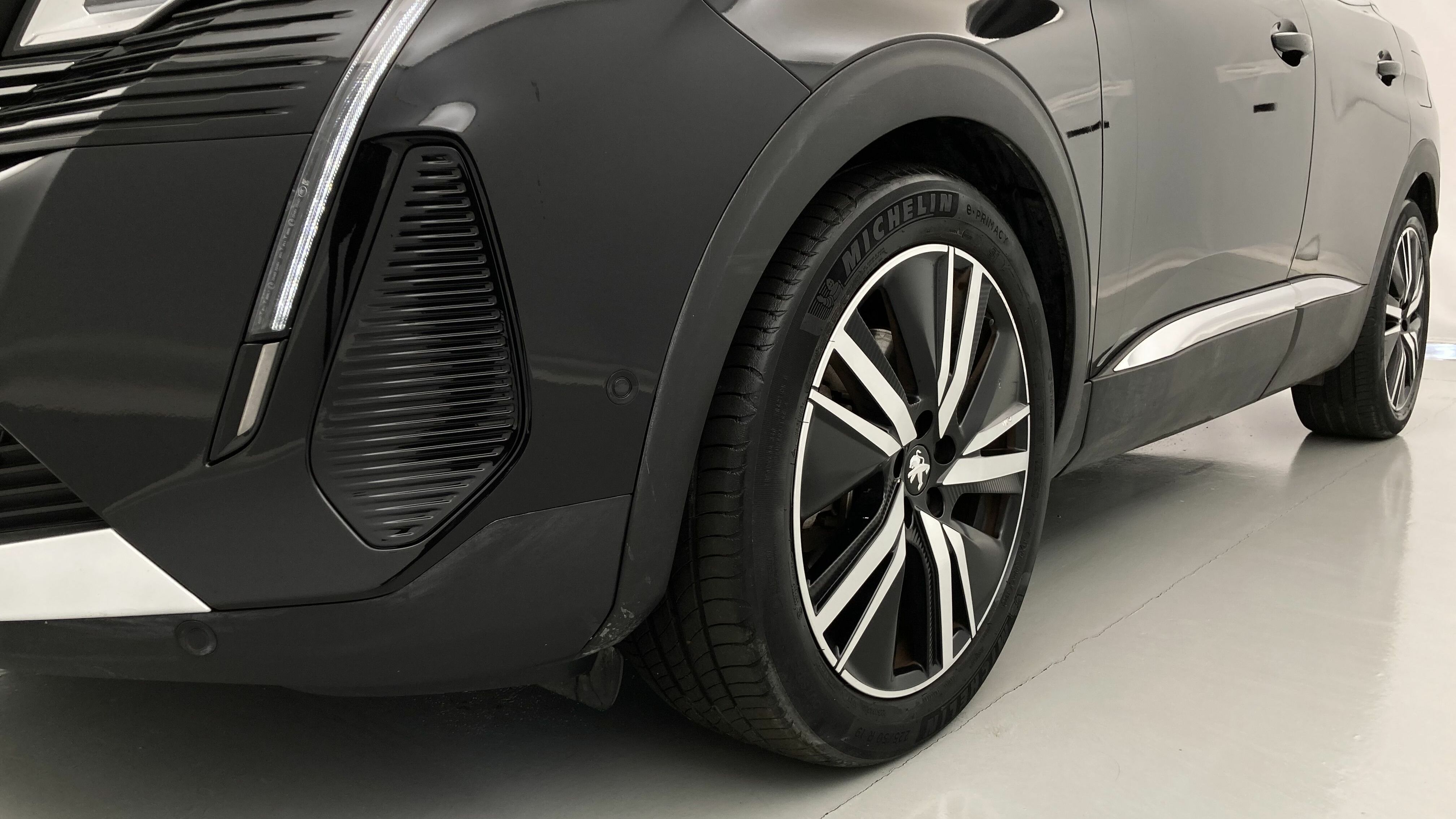 peugeot 3008 gt pack 1.6 HYBRID 300 EAT PHEV 2022 negro perla nera 24