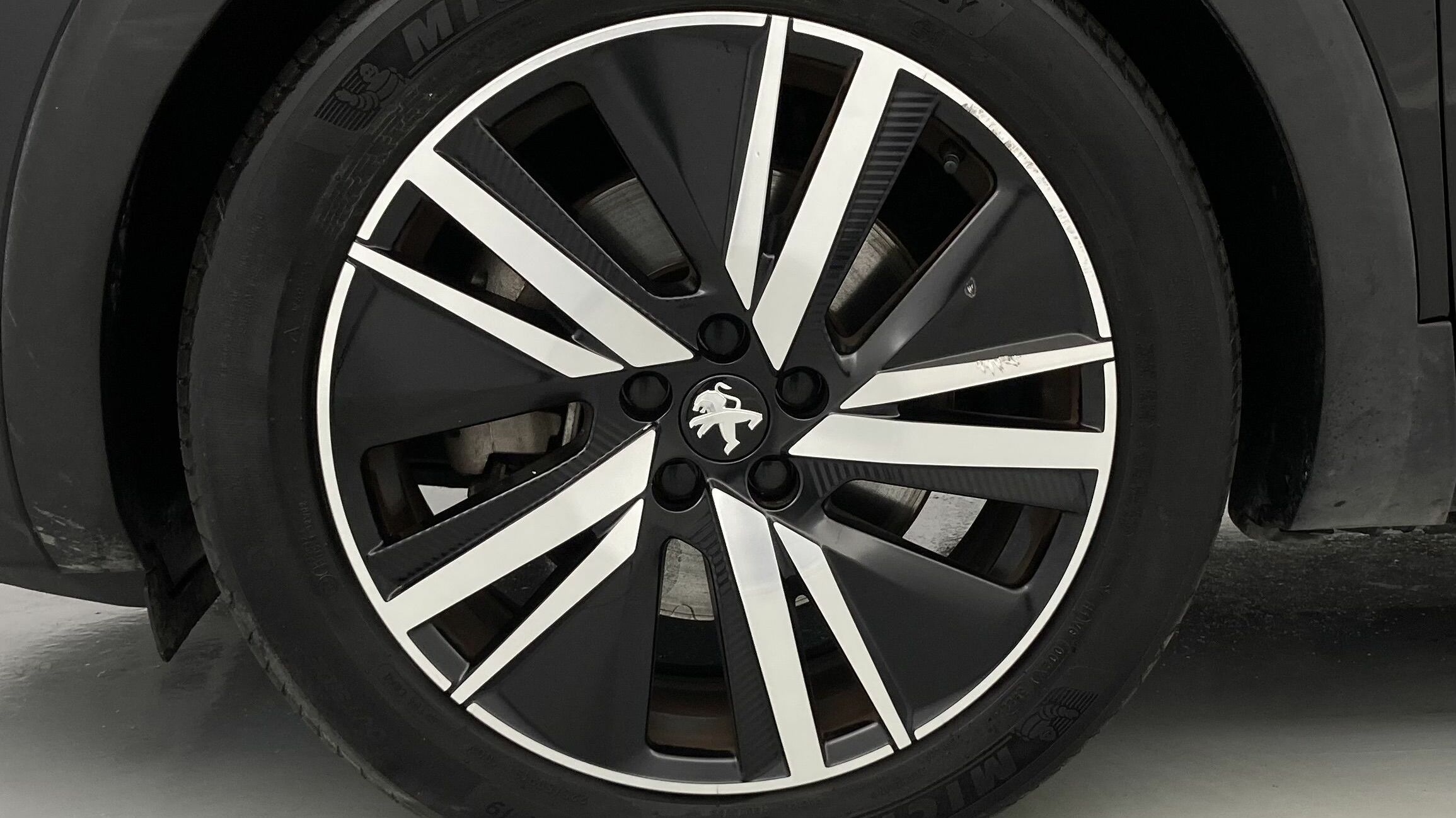 peugeot 3008 gt pack 1.6 HYBRID 300 EAT PHEV 2022 negro perla nera 25