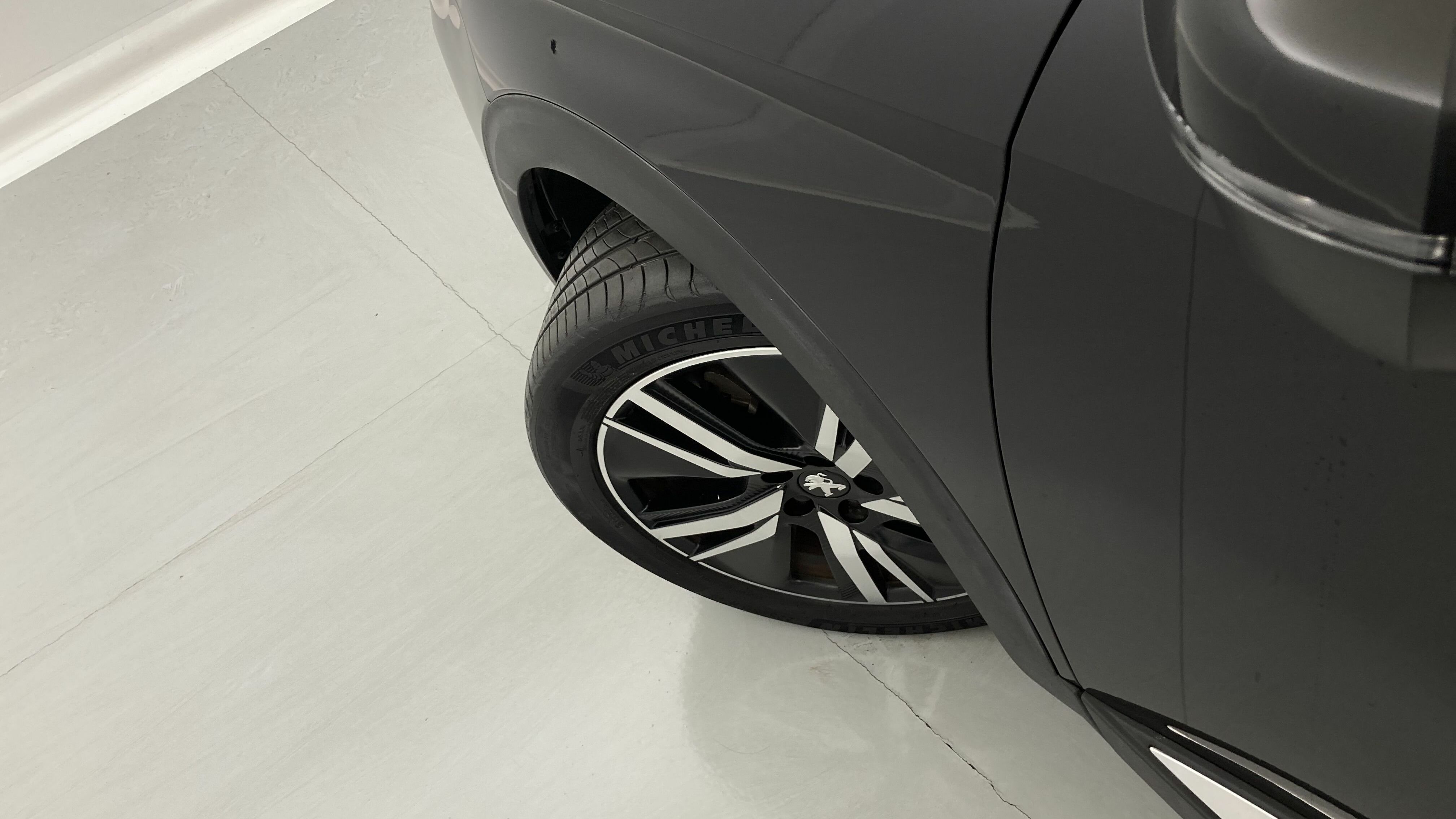 peugeot 3008 gt pack 1.6 HYBRID 300 EAT PHEV 2022 negro perla nera 26